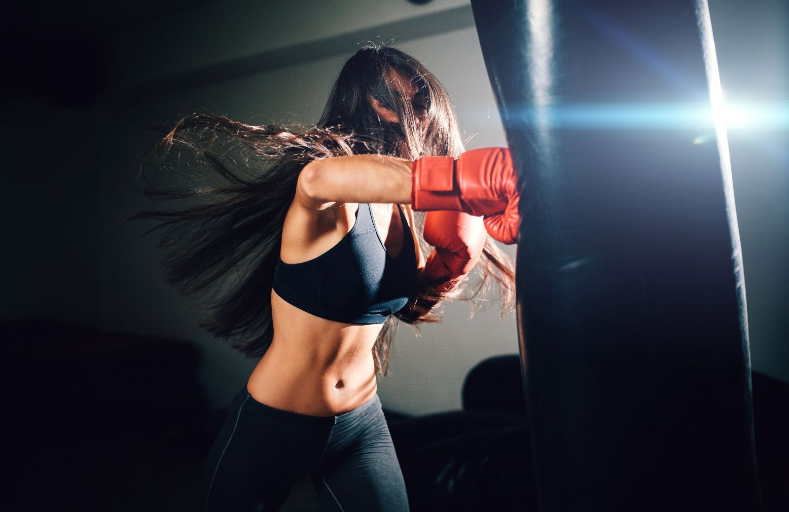 5 benefici dell'allenamento con il sacco da boxe