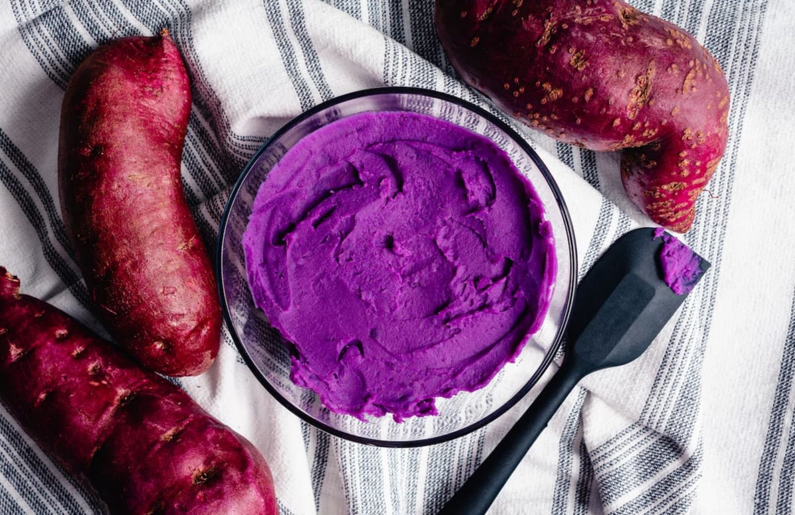 Ube, il “viola” in cucina: il tubero che tutti vogliono