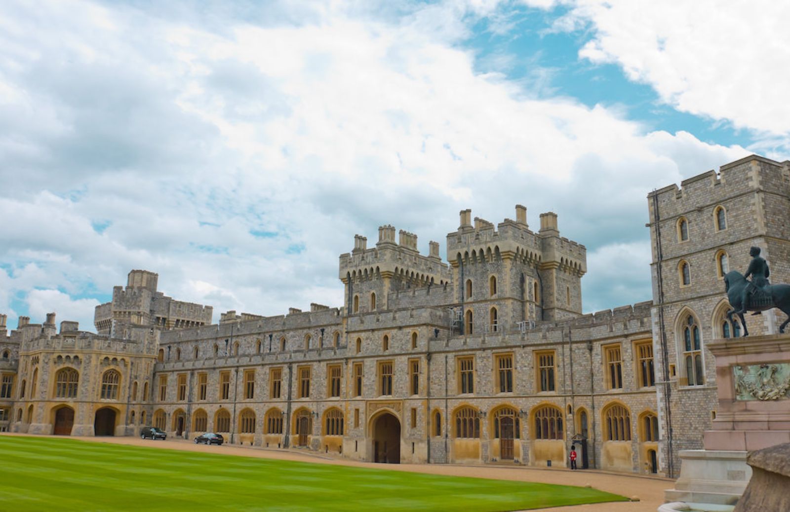 Tutti i palazzi e le case della royal family