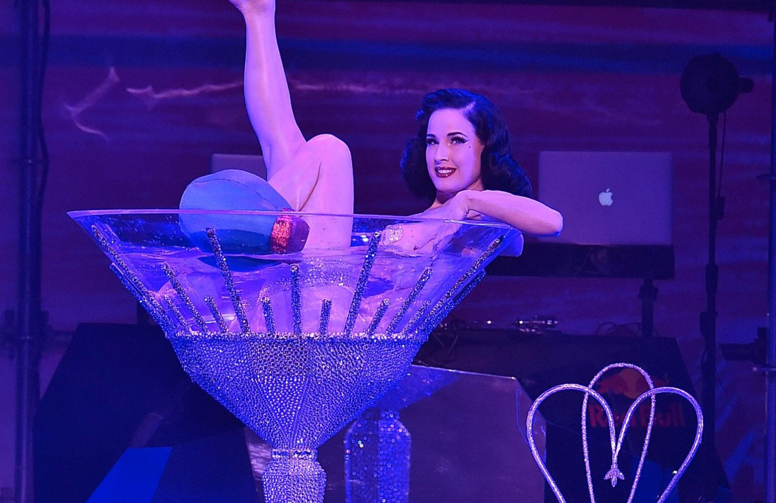 Burlesque, spettacolo di seduzione: storia e curiosità