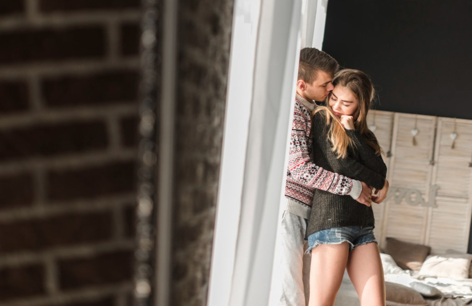 5 posizioni in piedi per l'intimità di coppia