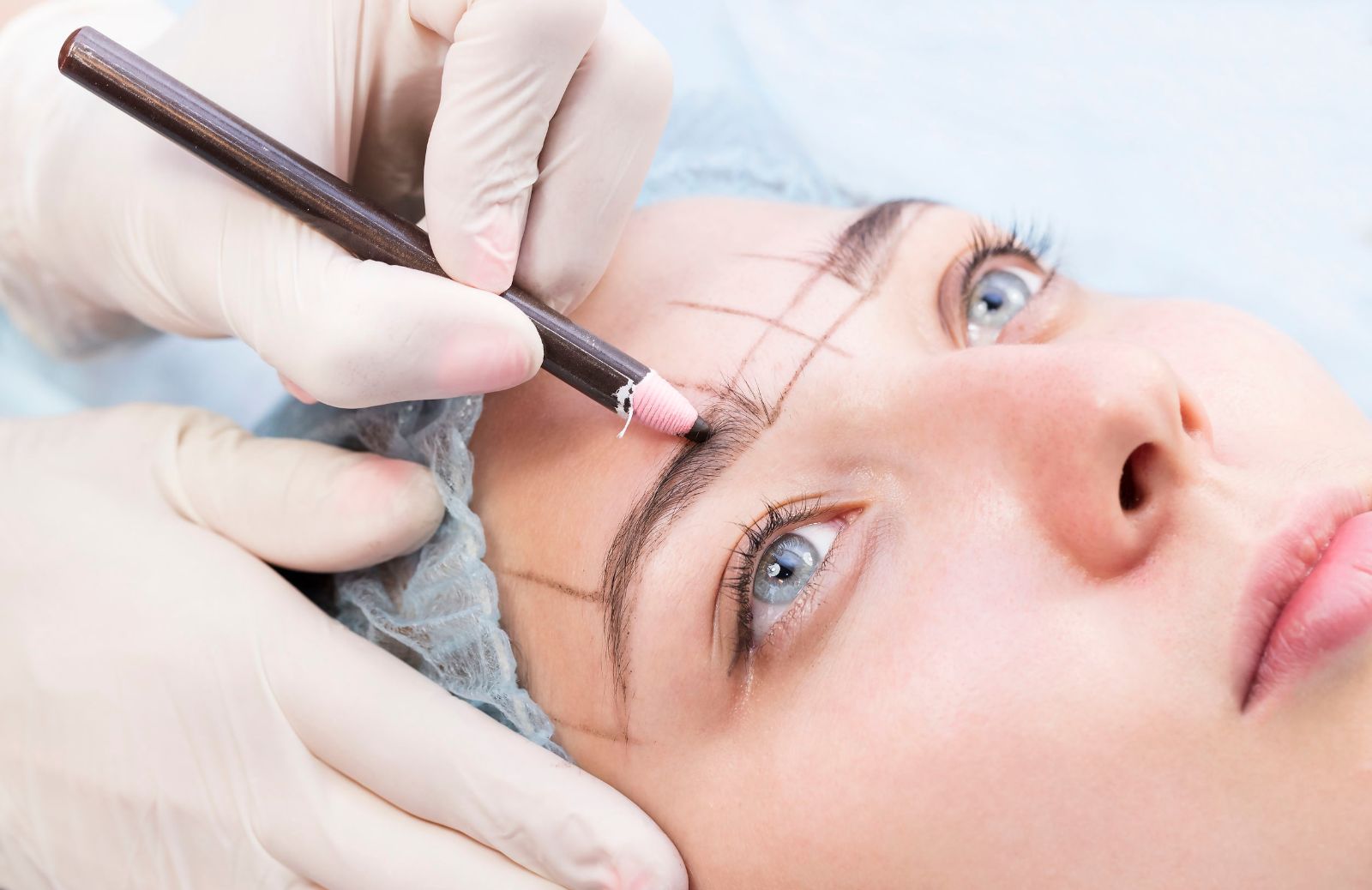 Microblading, la nuova tecnica per sopracciglia perfette