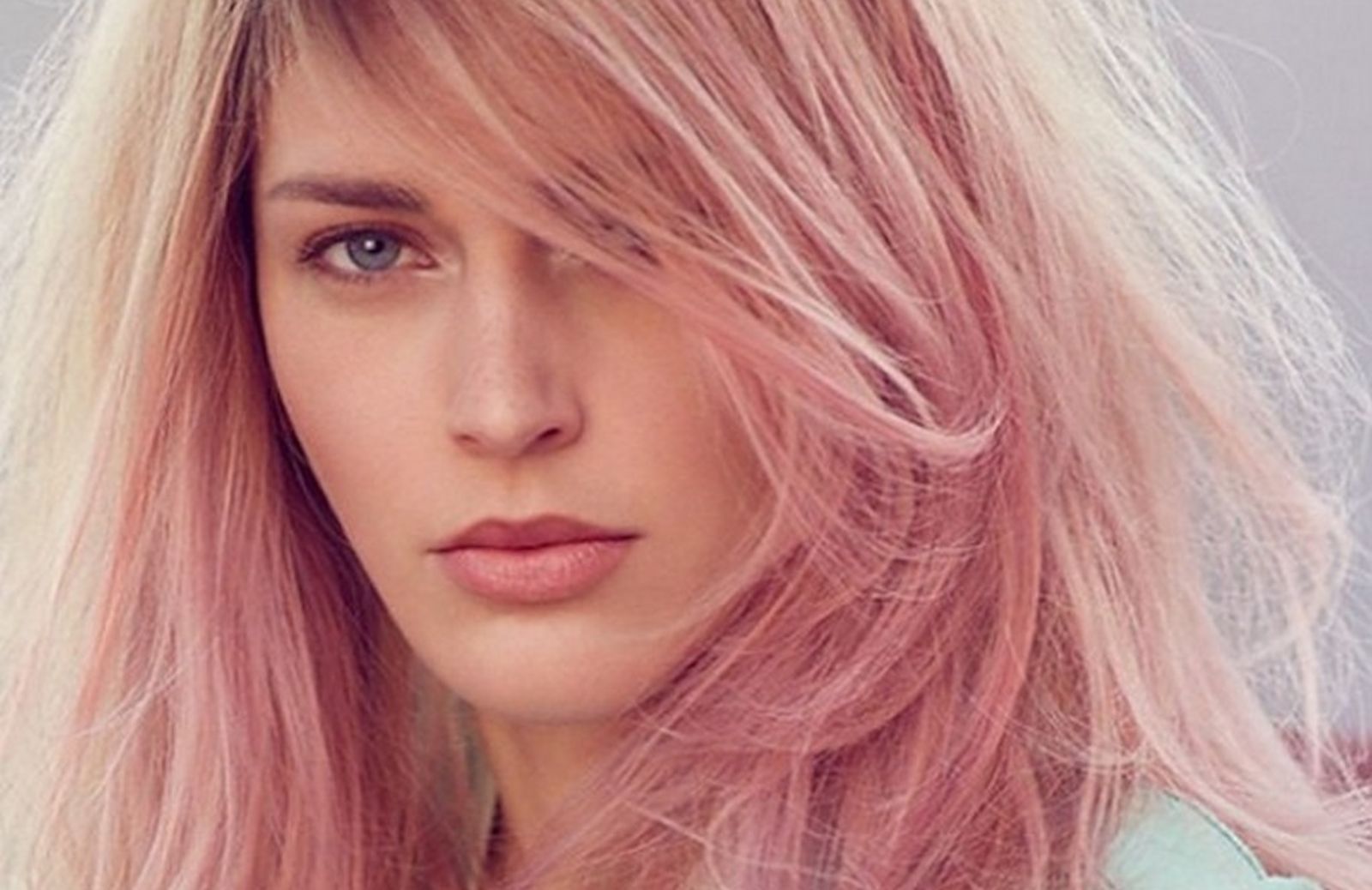 Capelli rosa: come portarli, a chi stanno bene, consigli e idee