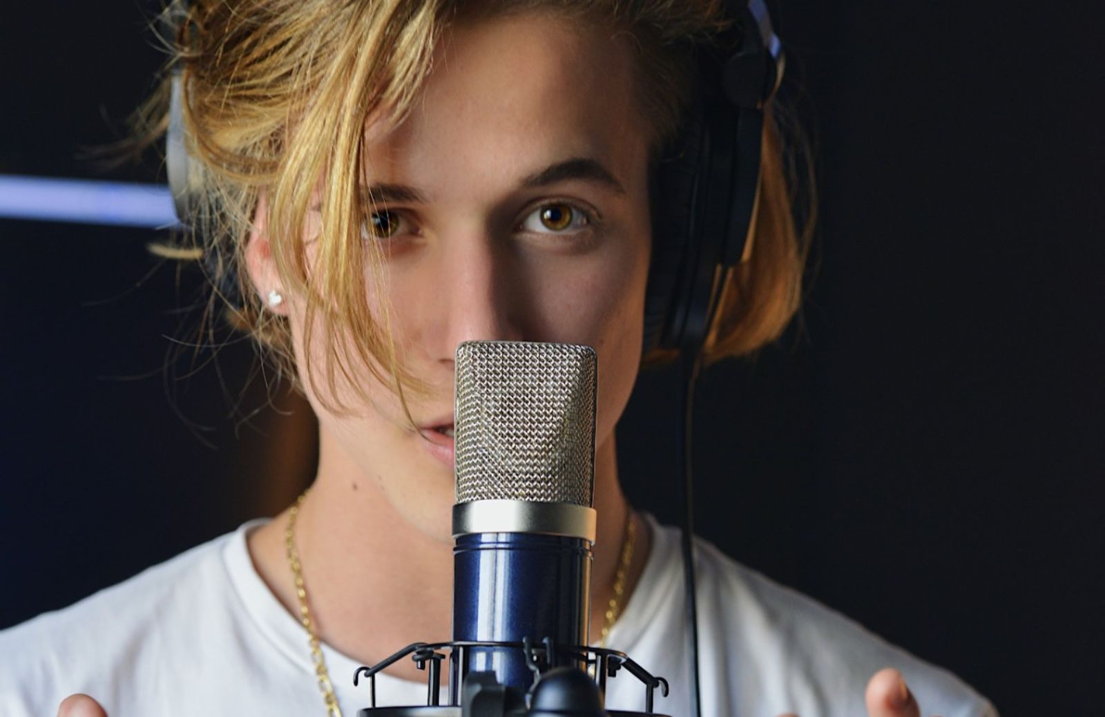Influencer ai tempi del coronavirus, Matteo Markus Bok canta
