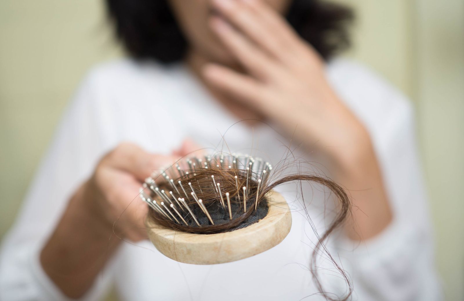 Caduta dei capelli dopo l'estate: come contrastarla