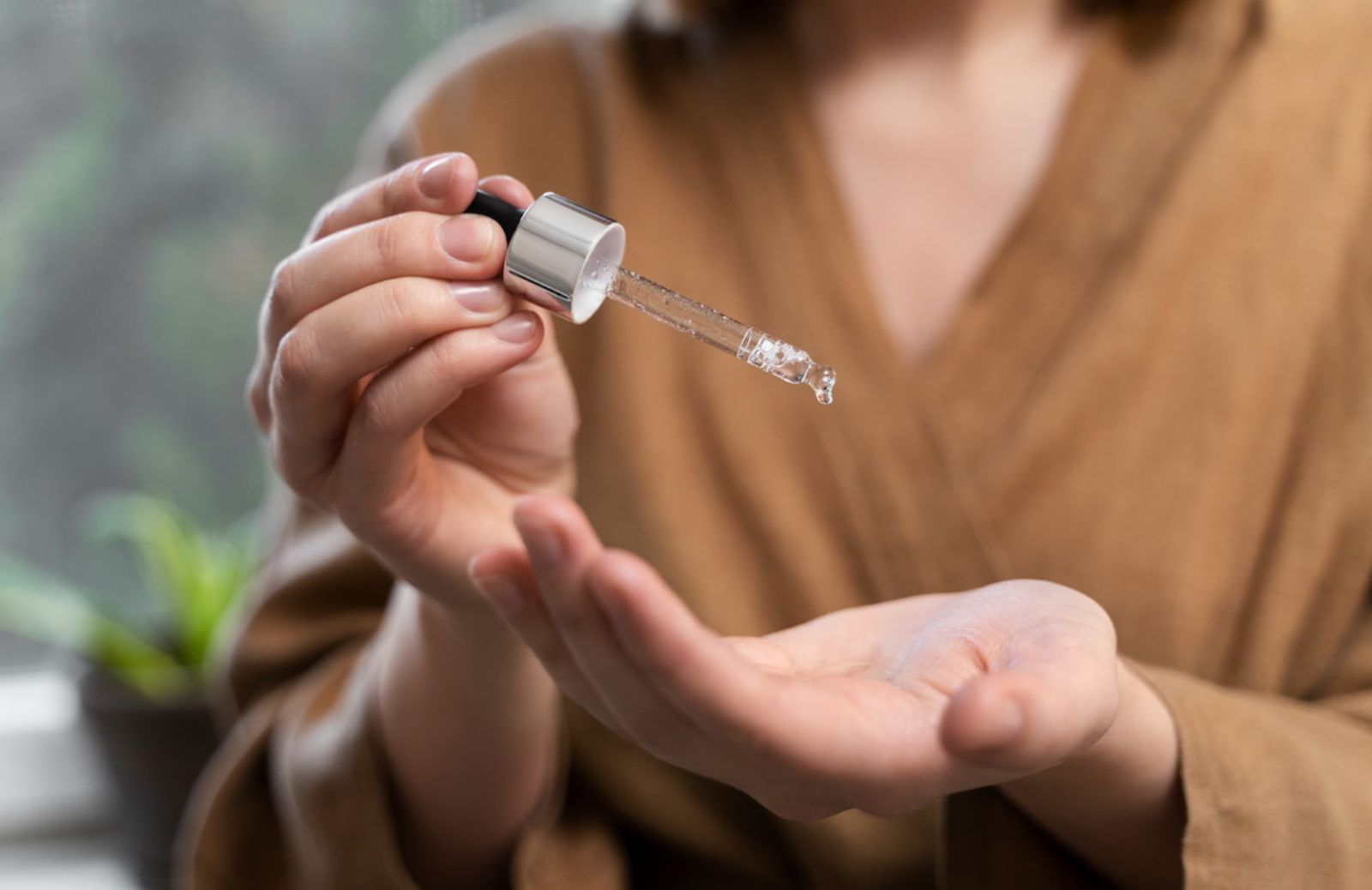 Acido ialuronico per la skincare: proprietà e come si usa