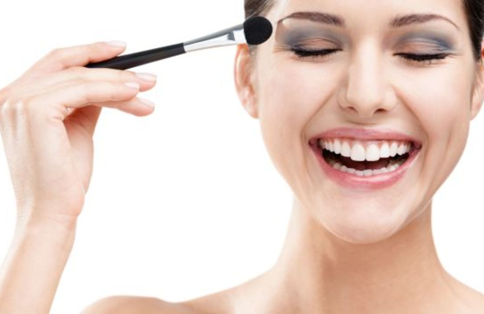 Come scegliere i pennelli perfetti per il trucco occhi