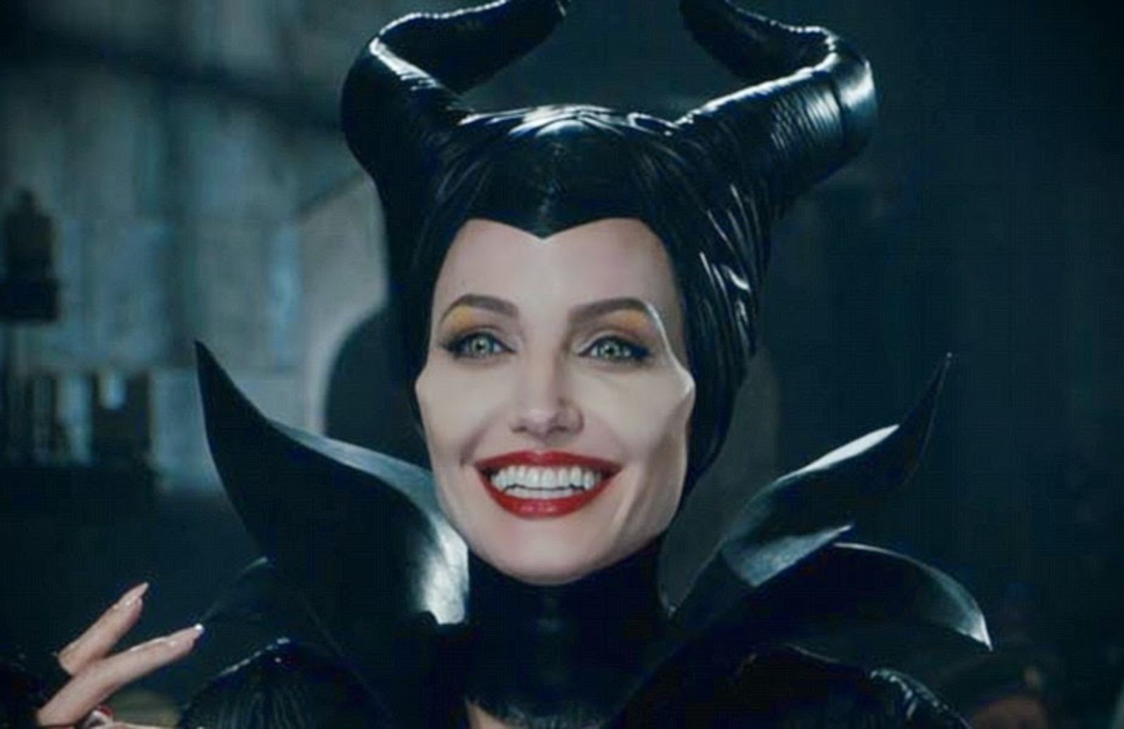 Come truccarsi da Malefica, la strega di Maleficent 