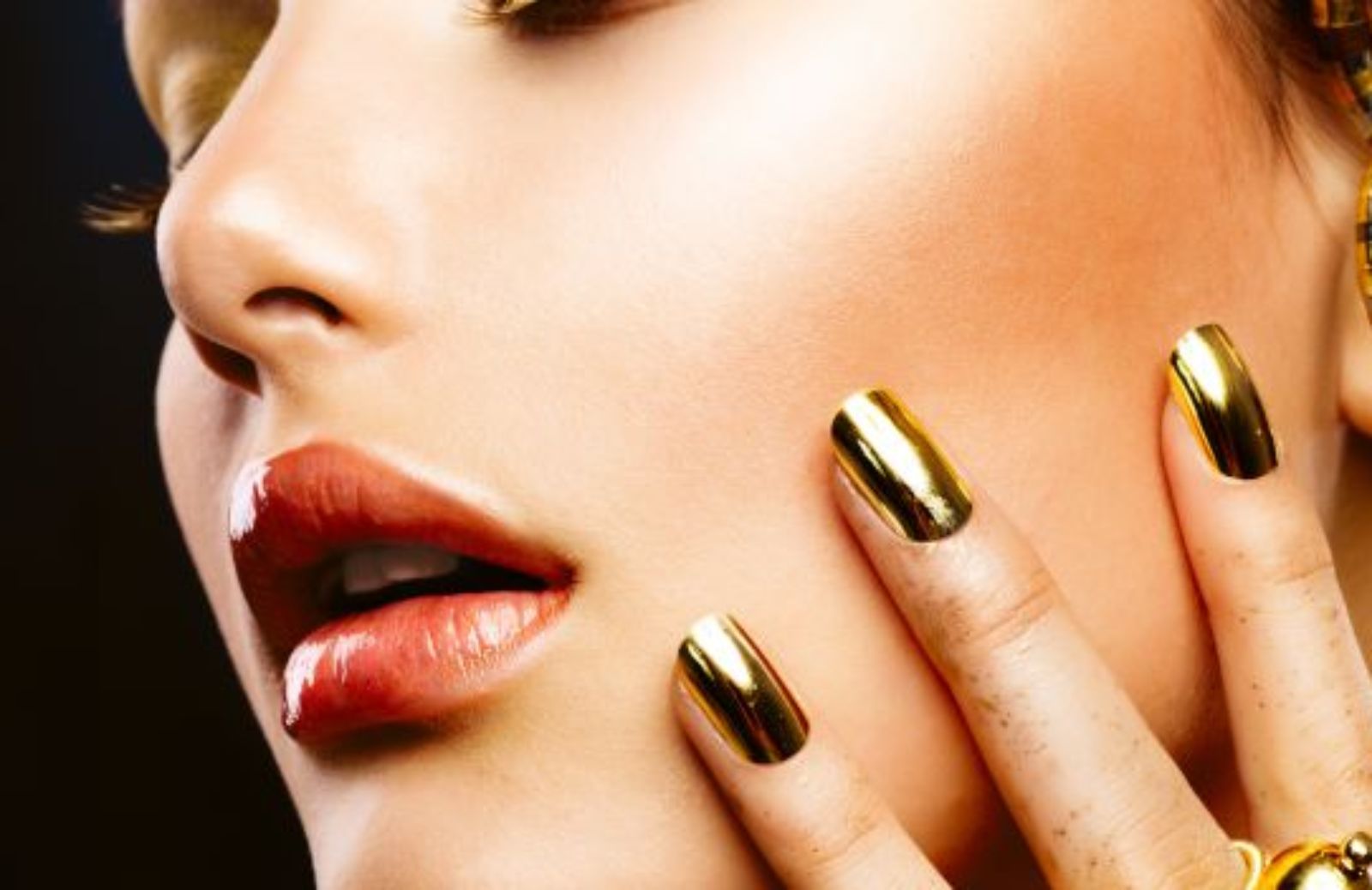 Come realizzare una manicure speciale per Capodanno