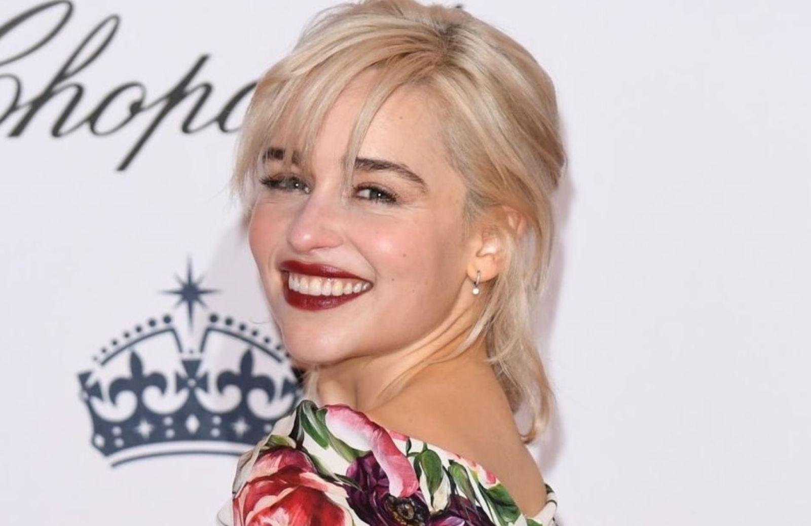 Emilia Clarke maestra di stile: come vestirti se sei alta 1,50 m 