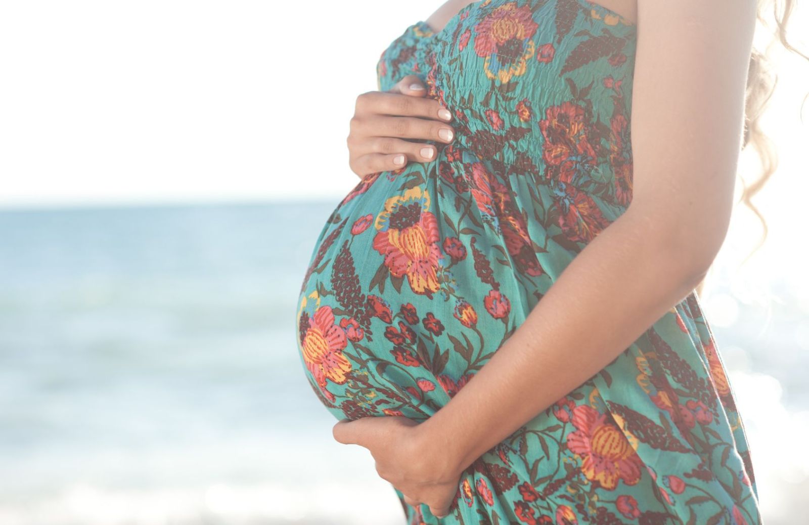 Incinta al mare: tanti consigli di stile