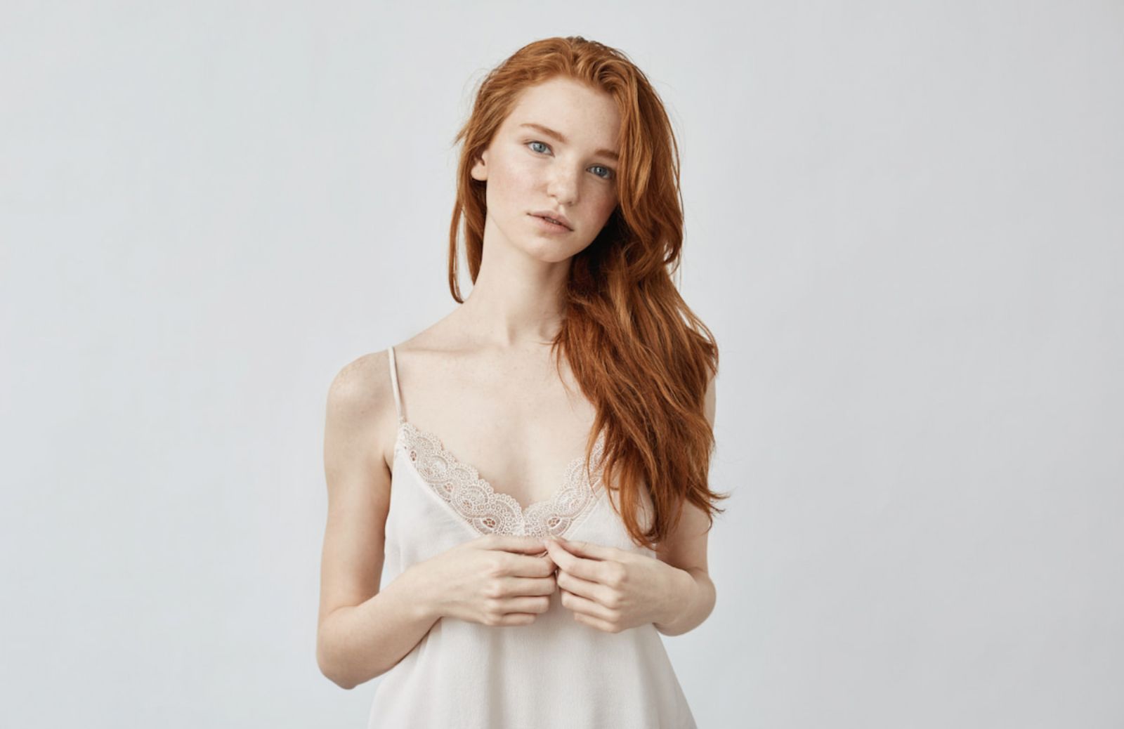 Abito sottoveste: come indossare lo slip dress