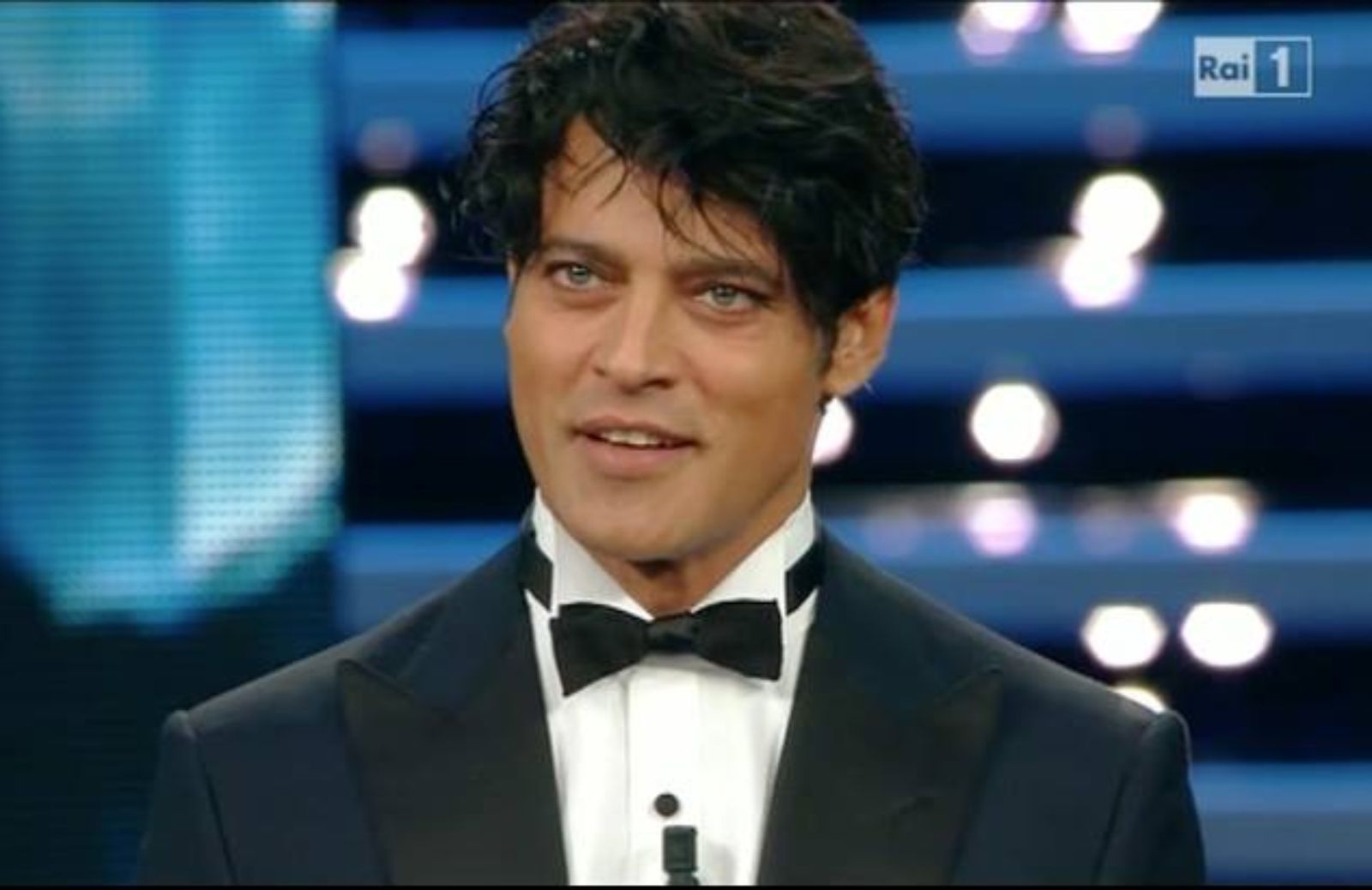 Gabriel Garko: tutti i look a Sanremo 2016