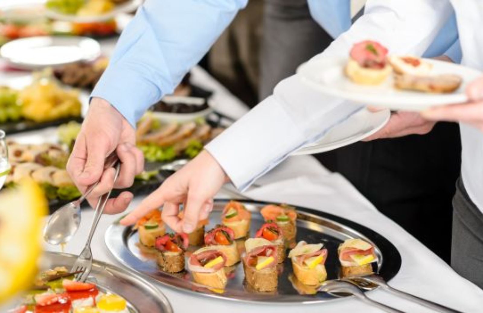 Come organizzare una perfetta cena a buffet