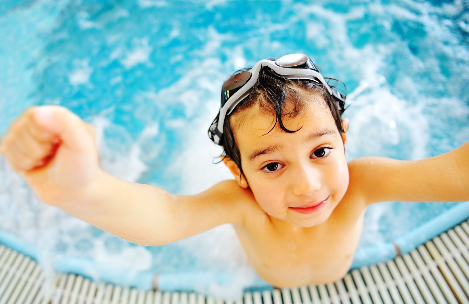 Come scegliere la piscina più adatta al tuo giardino