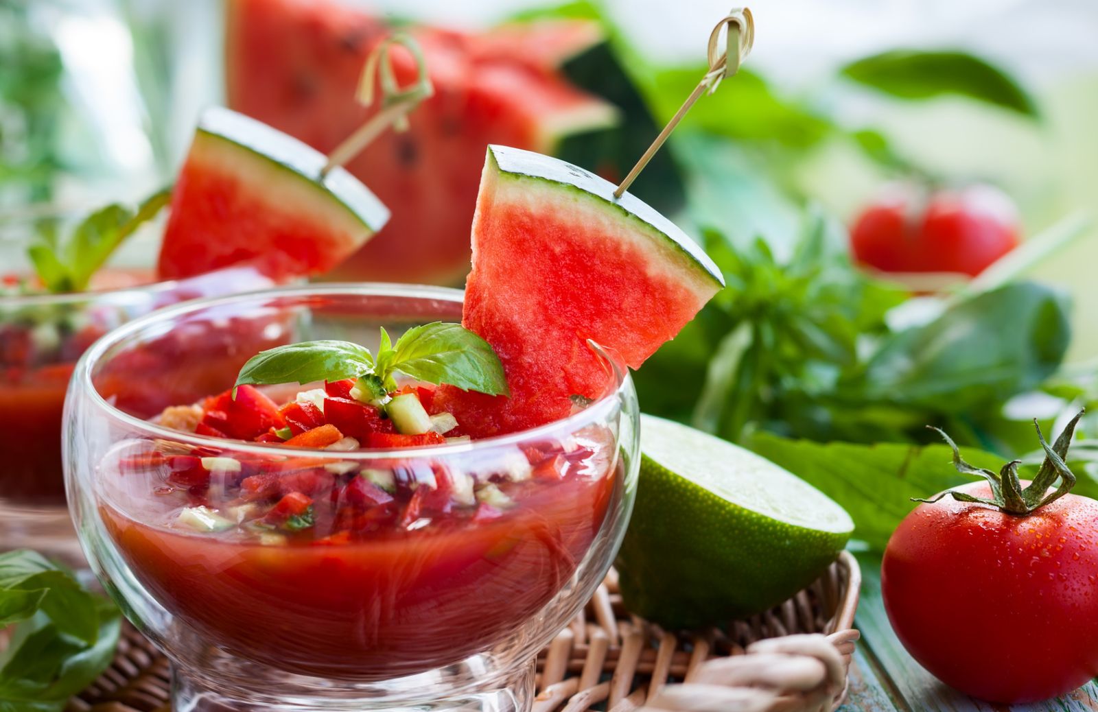 Come fare il gazpacho di pomodoro e anguria