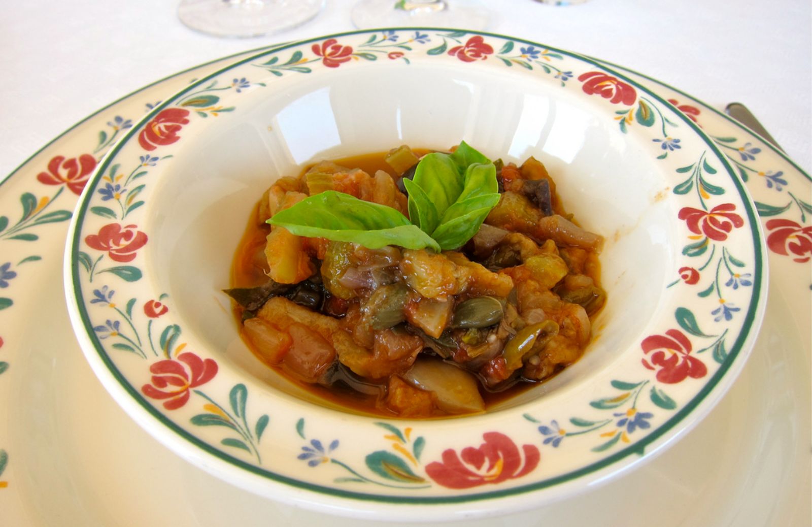 La ricetta della caponata di mele bianca