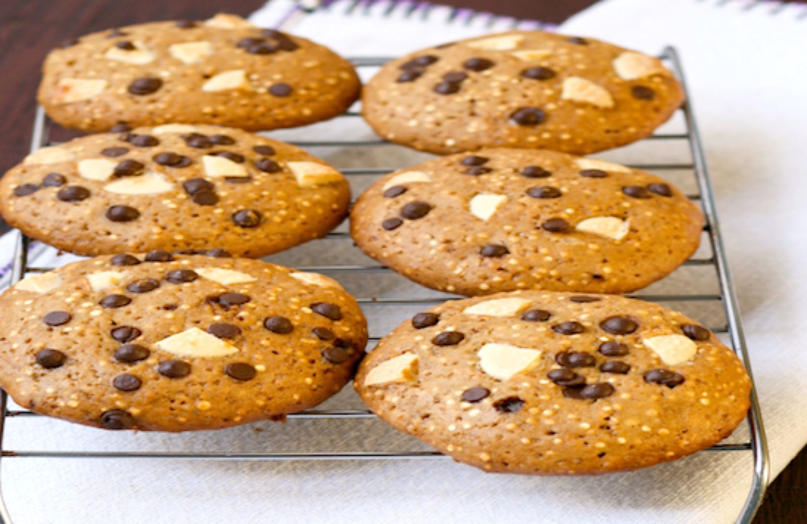 Come fare i biscotti di quinoa al cioccolato