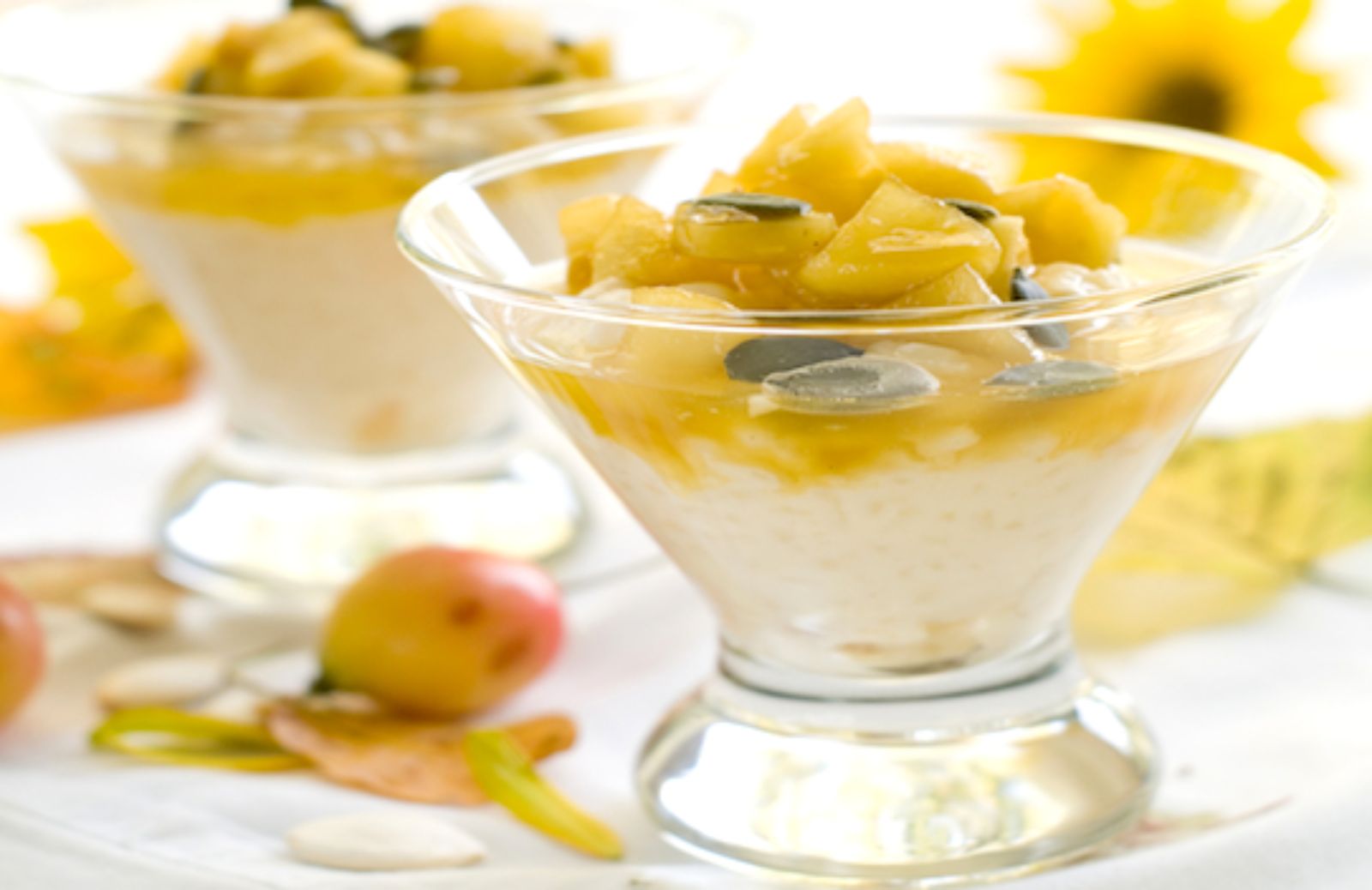 Come fare un dessert di pere allo yogurt