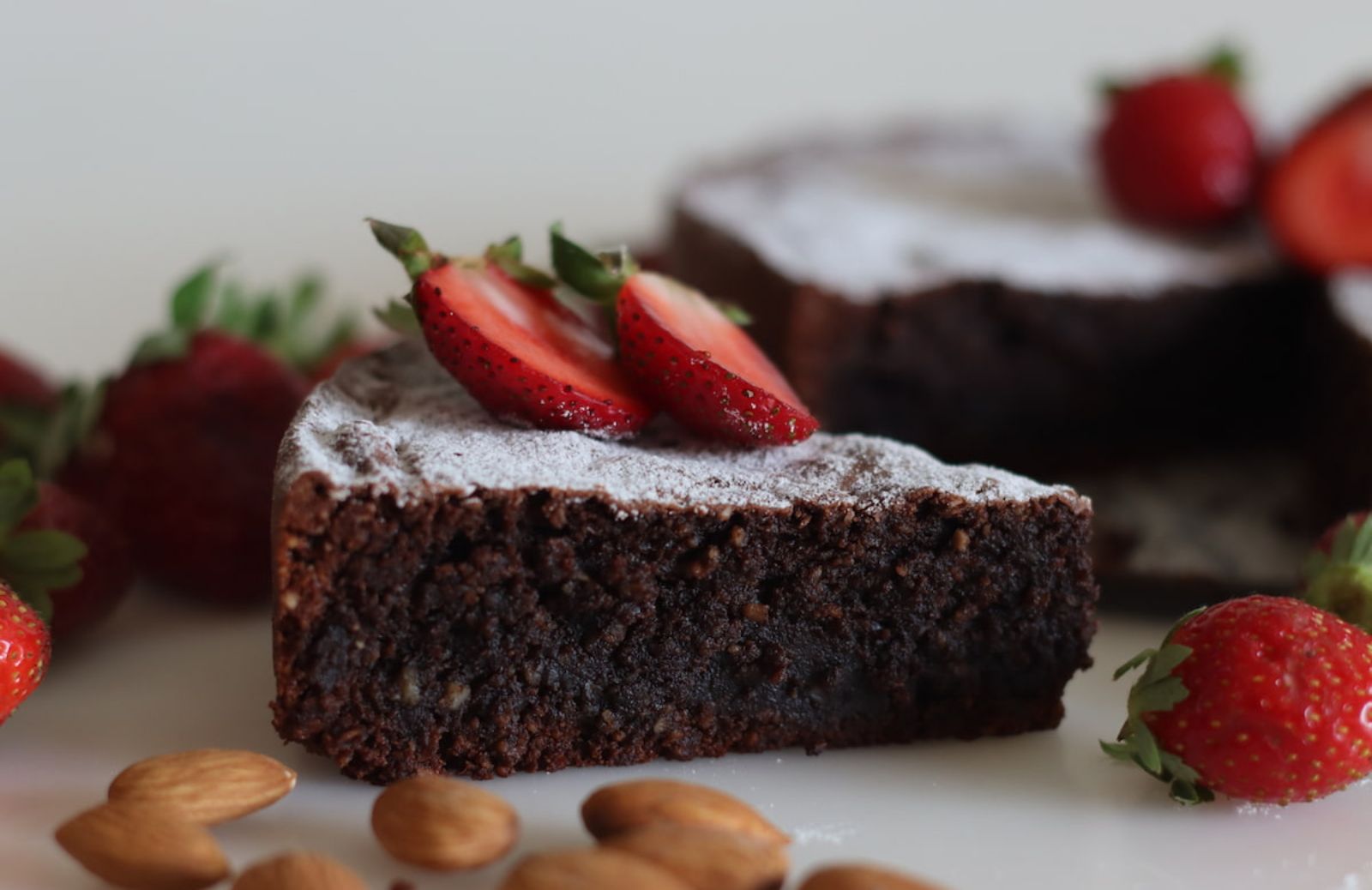 Torta caprese: la ricetta originale senza farina