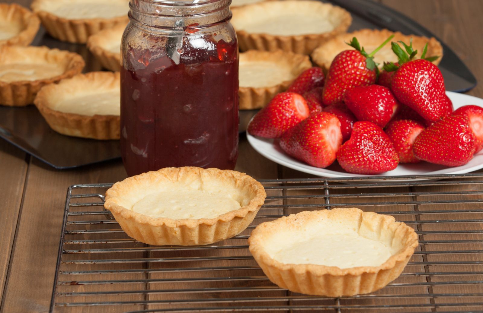 Crostatine di pasta frolla e fragole: la ricetta