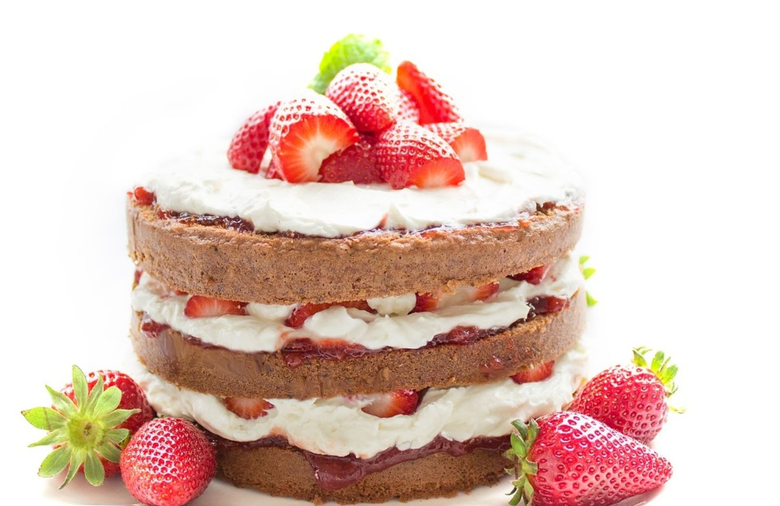 La ricetta della torta con fragole e mascarpone da gustare in primavera