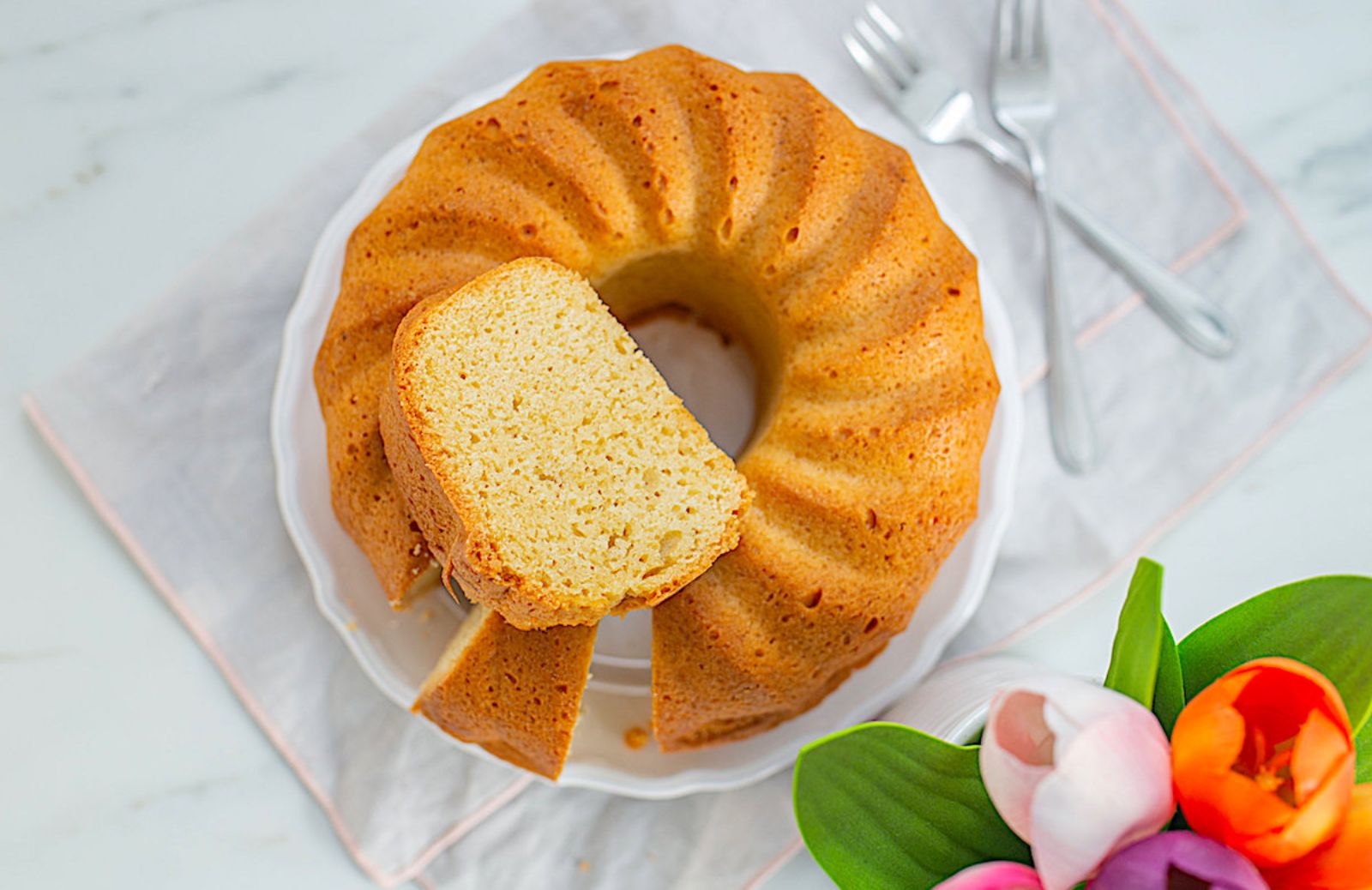 La ricetta del Savarin: il babà formato ciambella