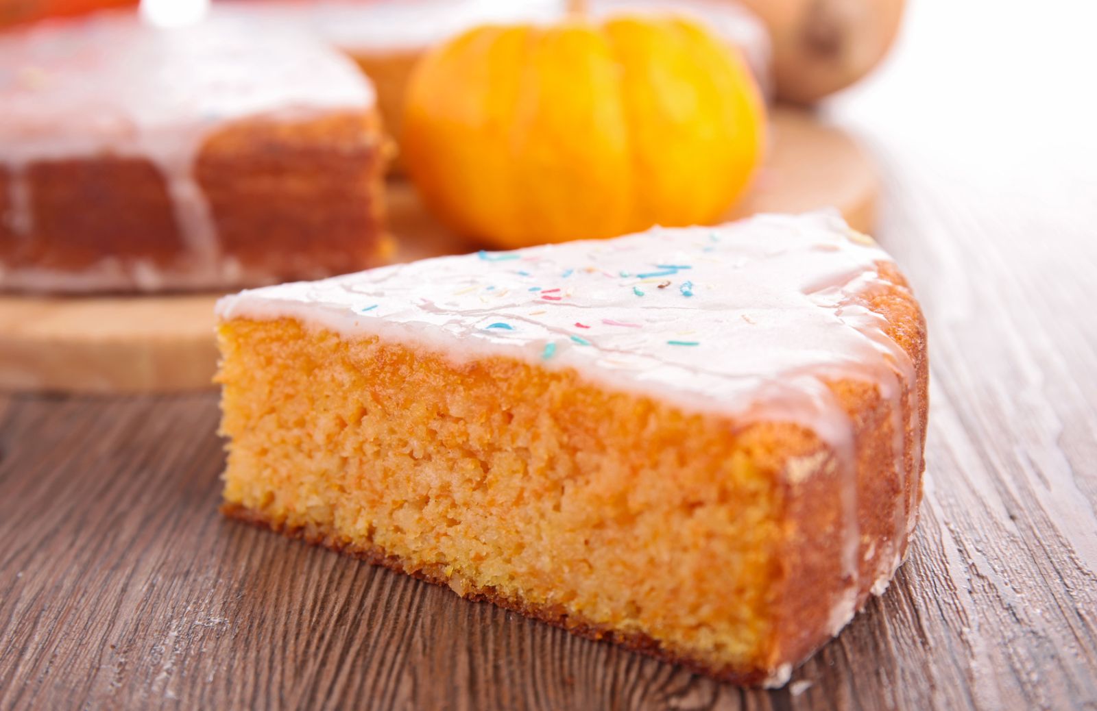 Torta di zucca morbida e colorata: la ricetta