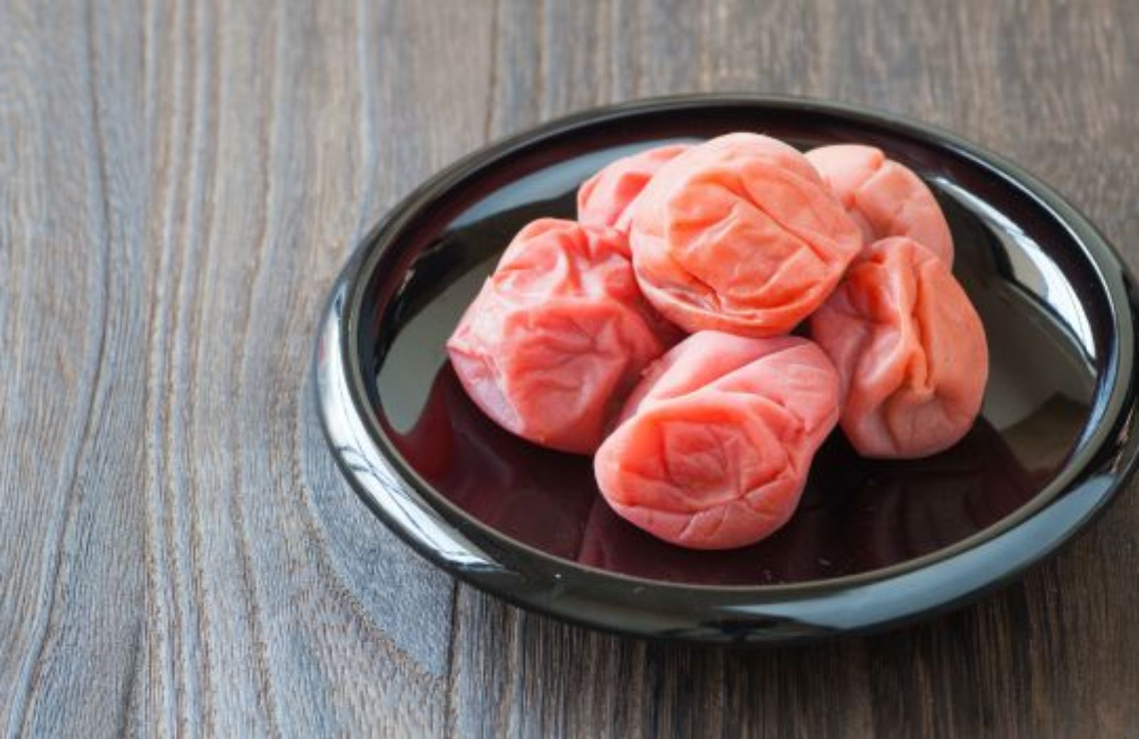 Macrobiotica in cucina: cos'è l'acidulato di umeboshi