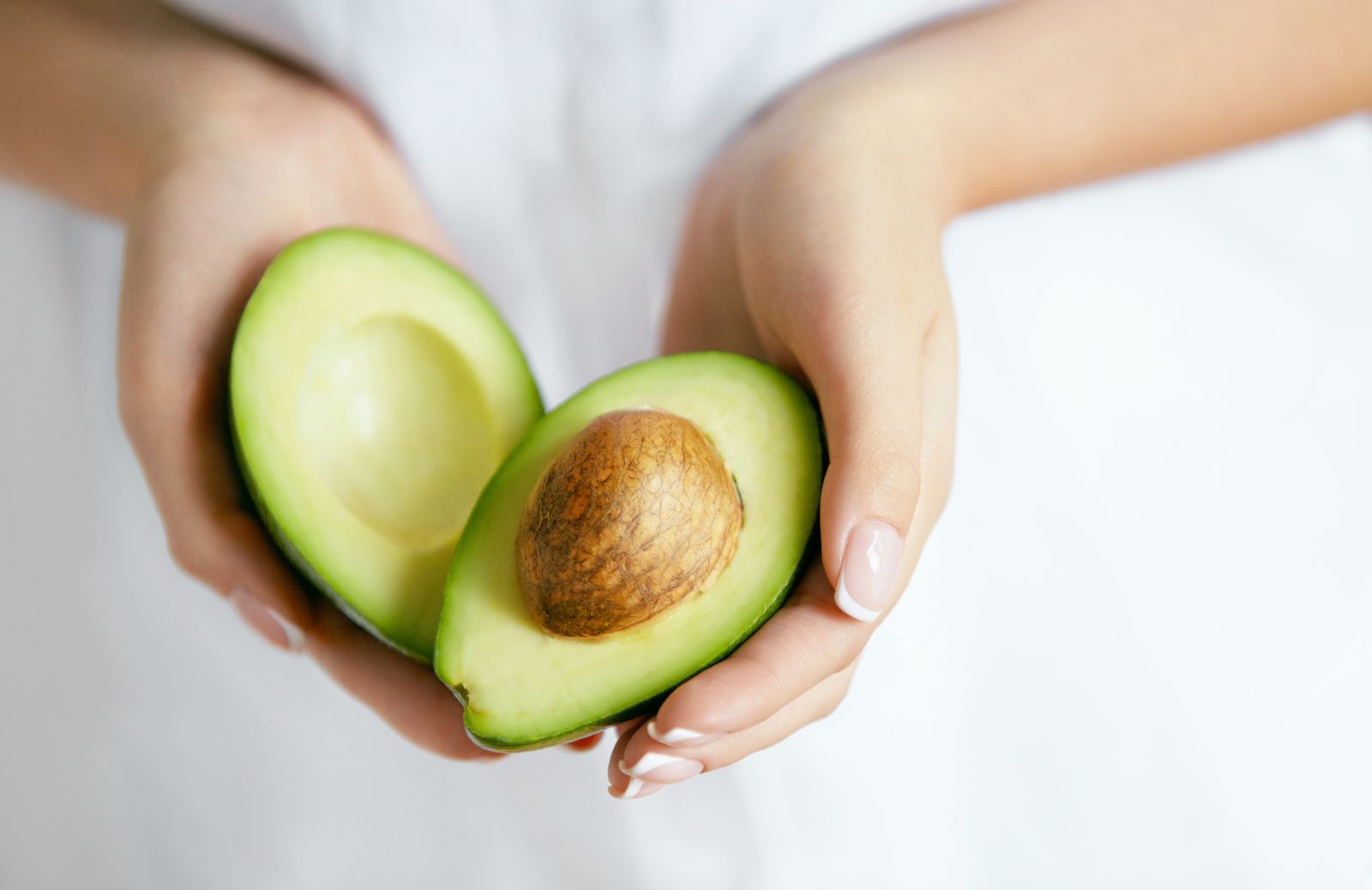 Avocado: cos’è, come si mangia, proprietà nutrizionali