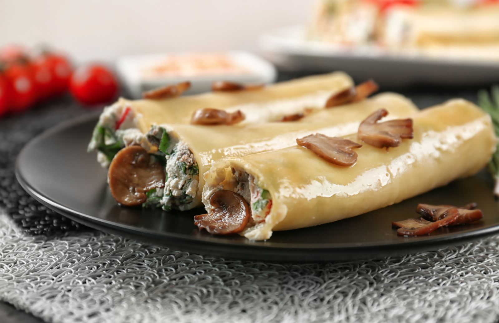 Come fare i cannelloni ricotta e funghi