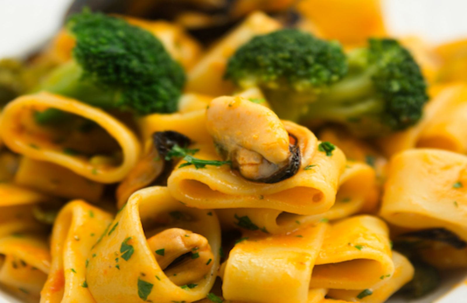 Come fare la pasta broccoli e frutti di mare