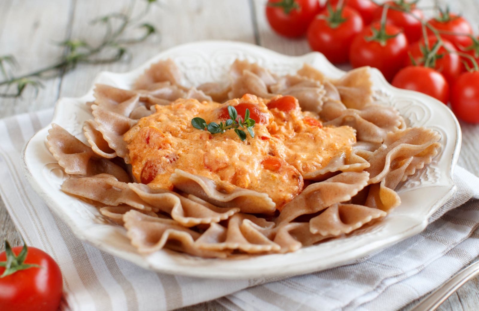 Pasta integrale con stracchino e pomodorini