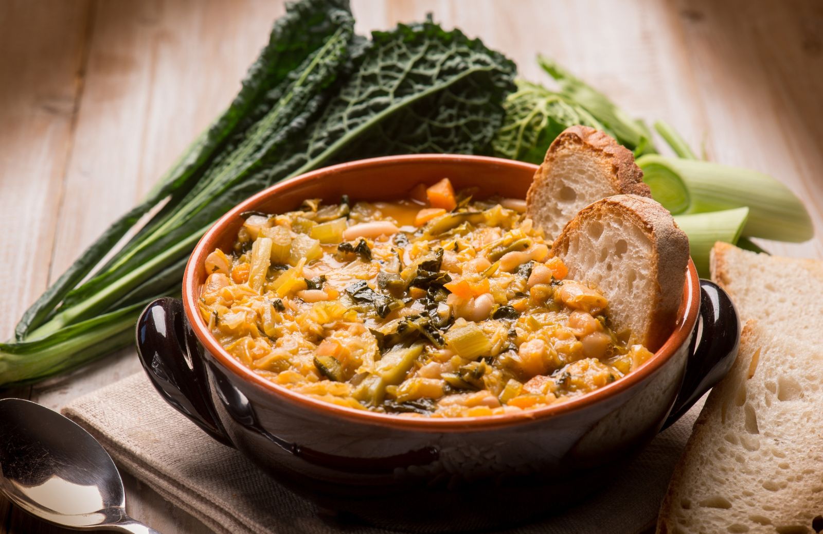 Ribollita, la zuppa per eccellenza: ricetta per farla a casa