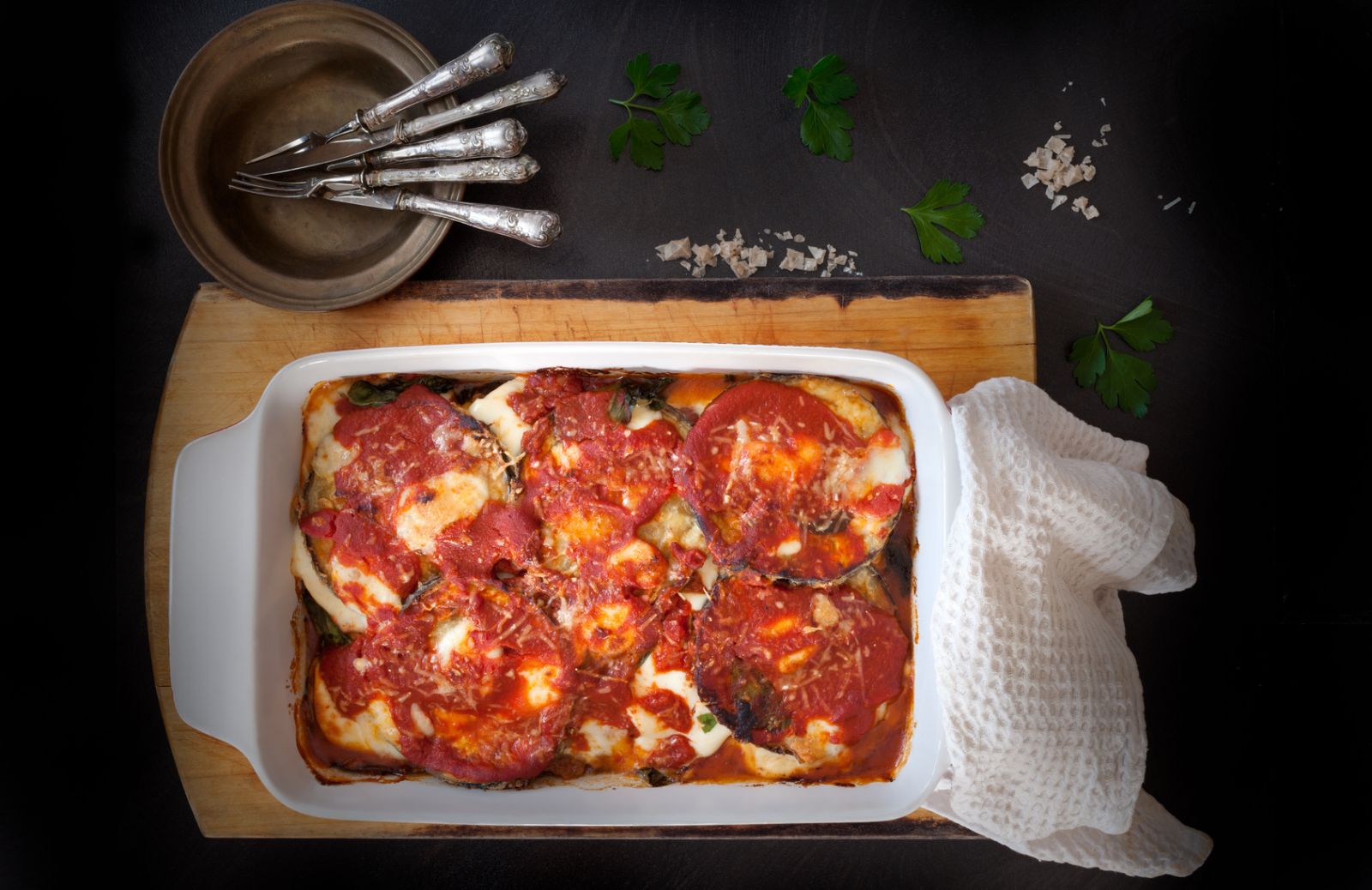 Come fare le melanzane alla parmigiana: la ricetta punto per punto