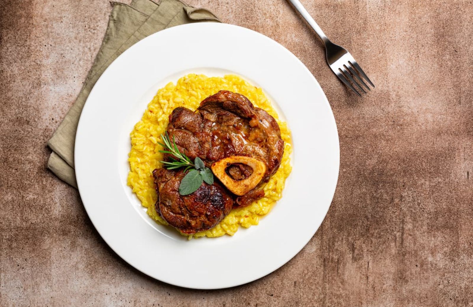 Ossobuco alla milanese: la ricetta tradizionale lombarda