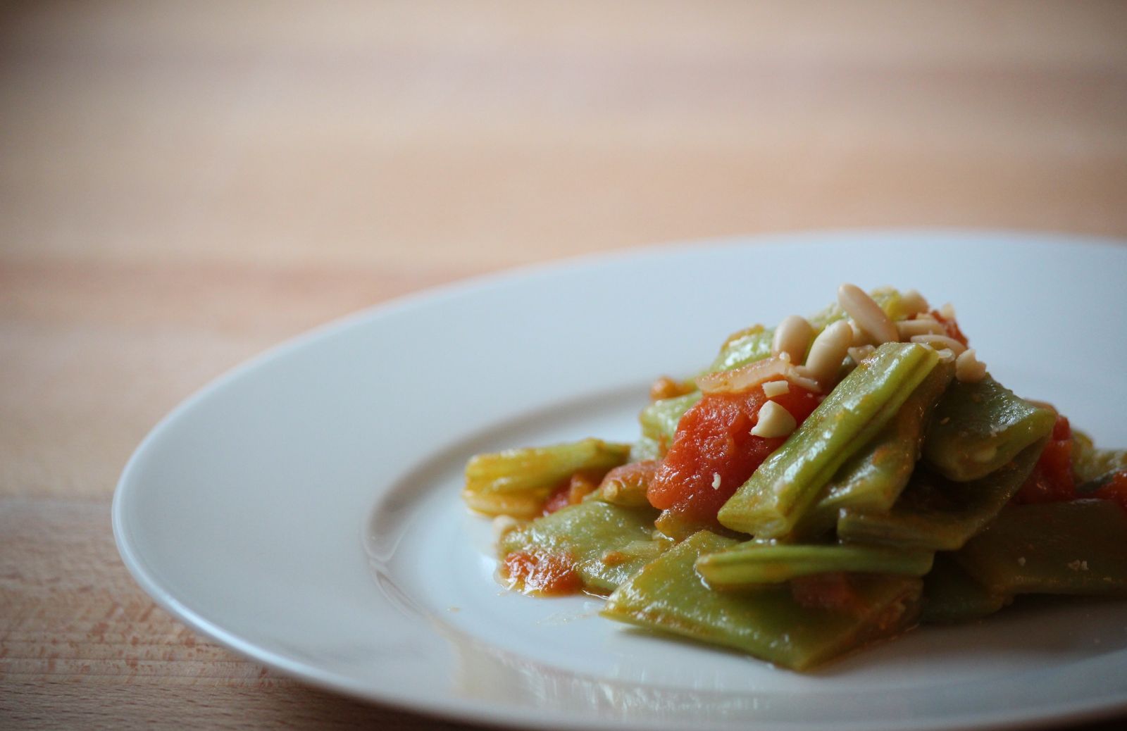 Caponatina di taccole con pinoli 