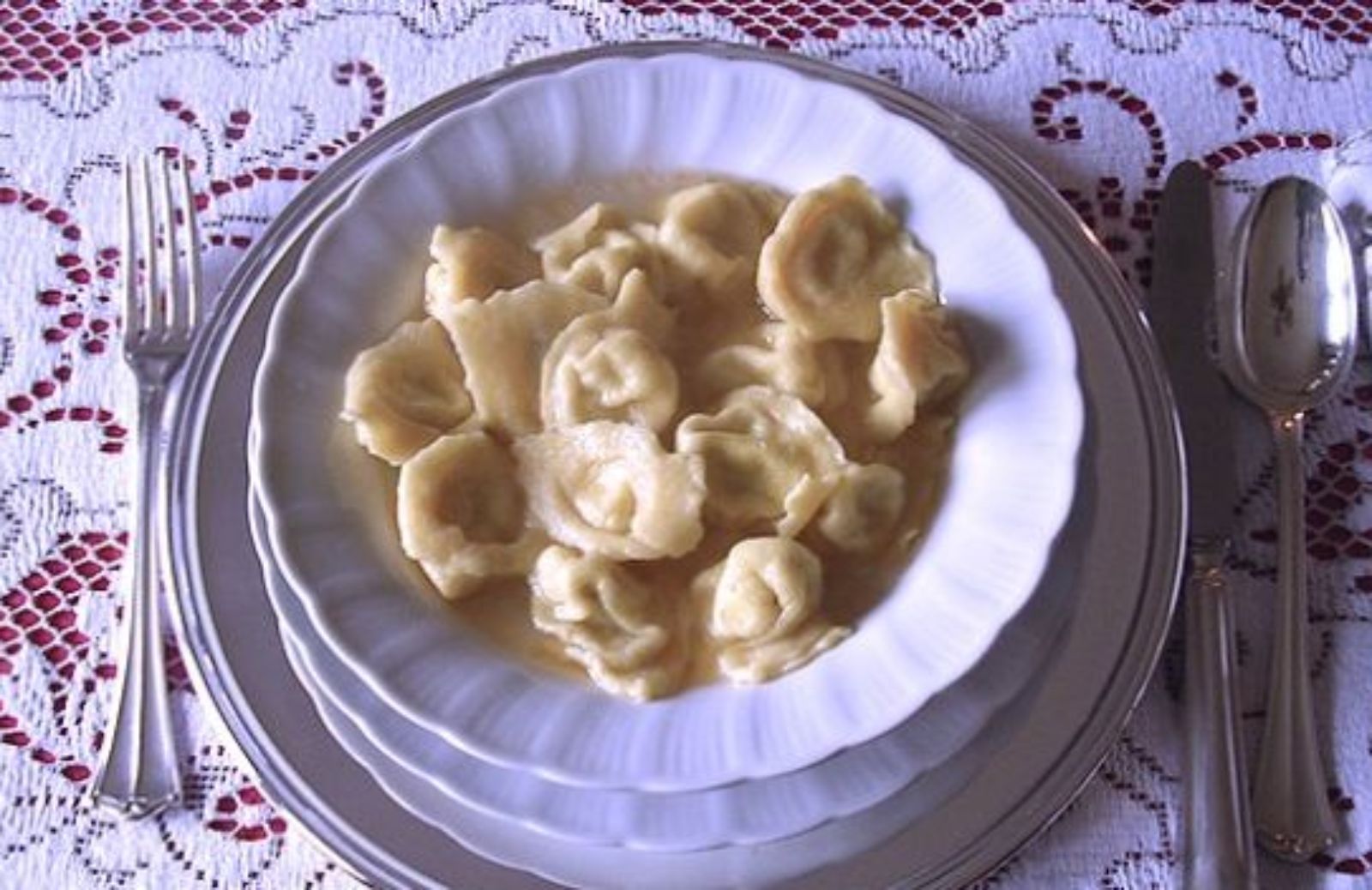 Come fare i cappelletti in brodo