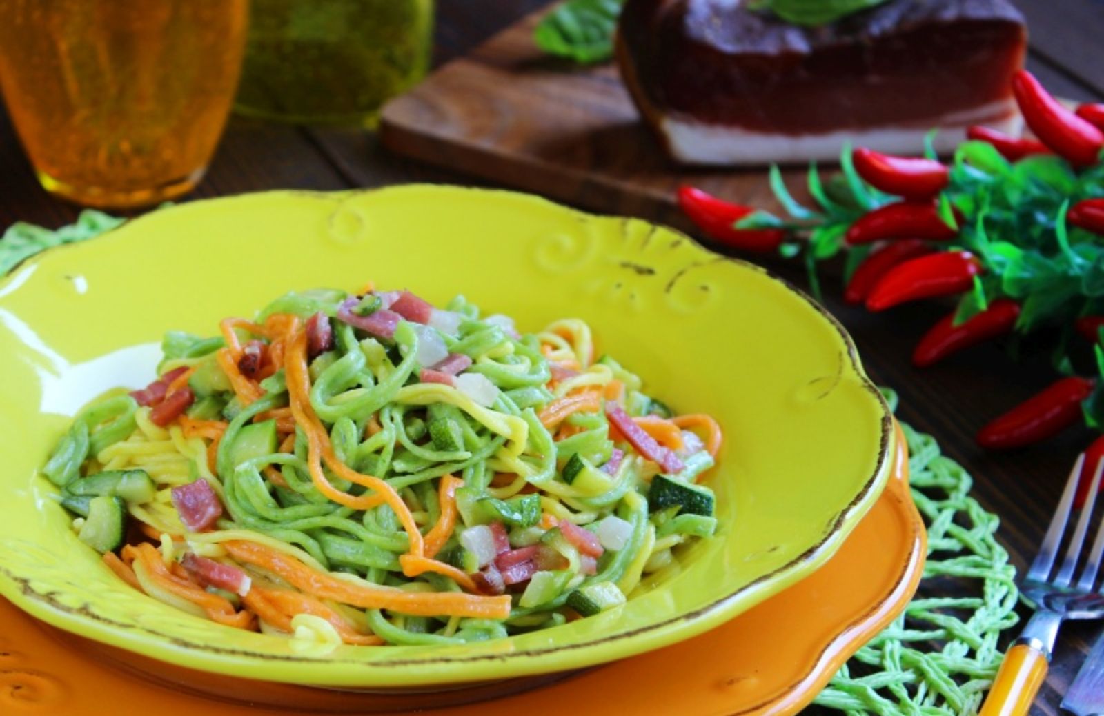 Pranzi d'estate: tagliolini ai Tre Colori con Zucchine e Speck