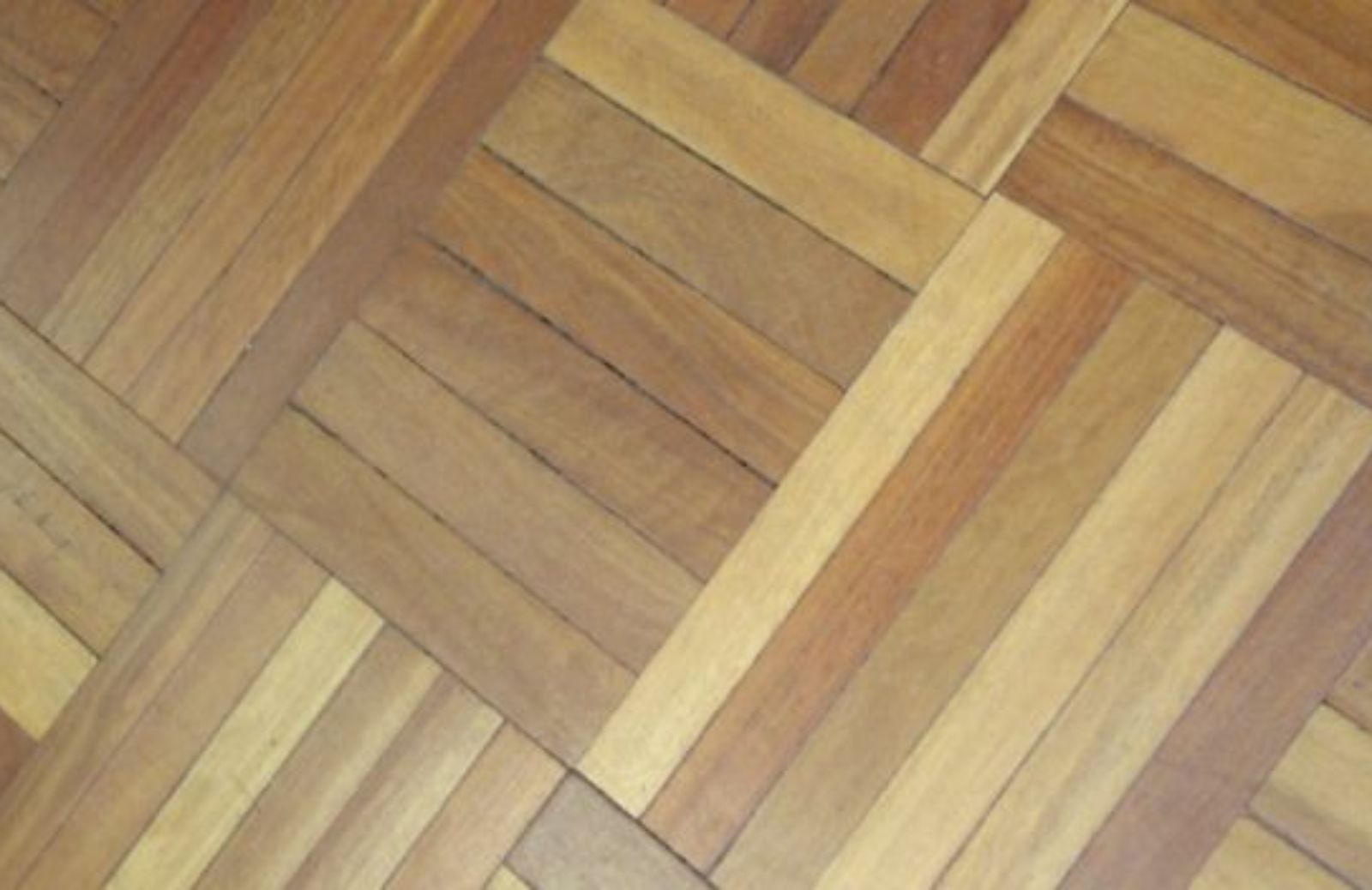 Come pulire il parquet senza inquinare