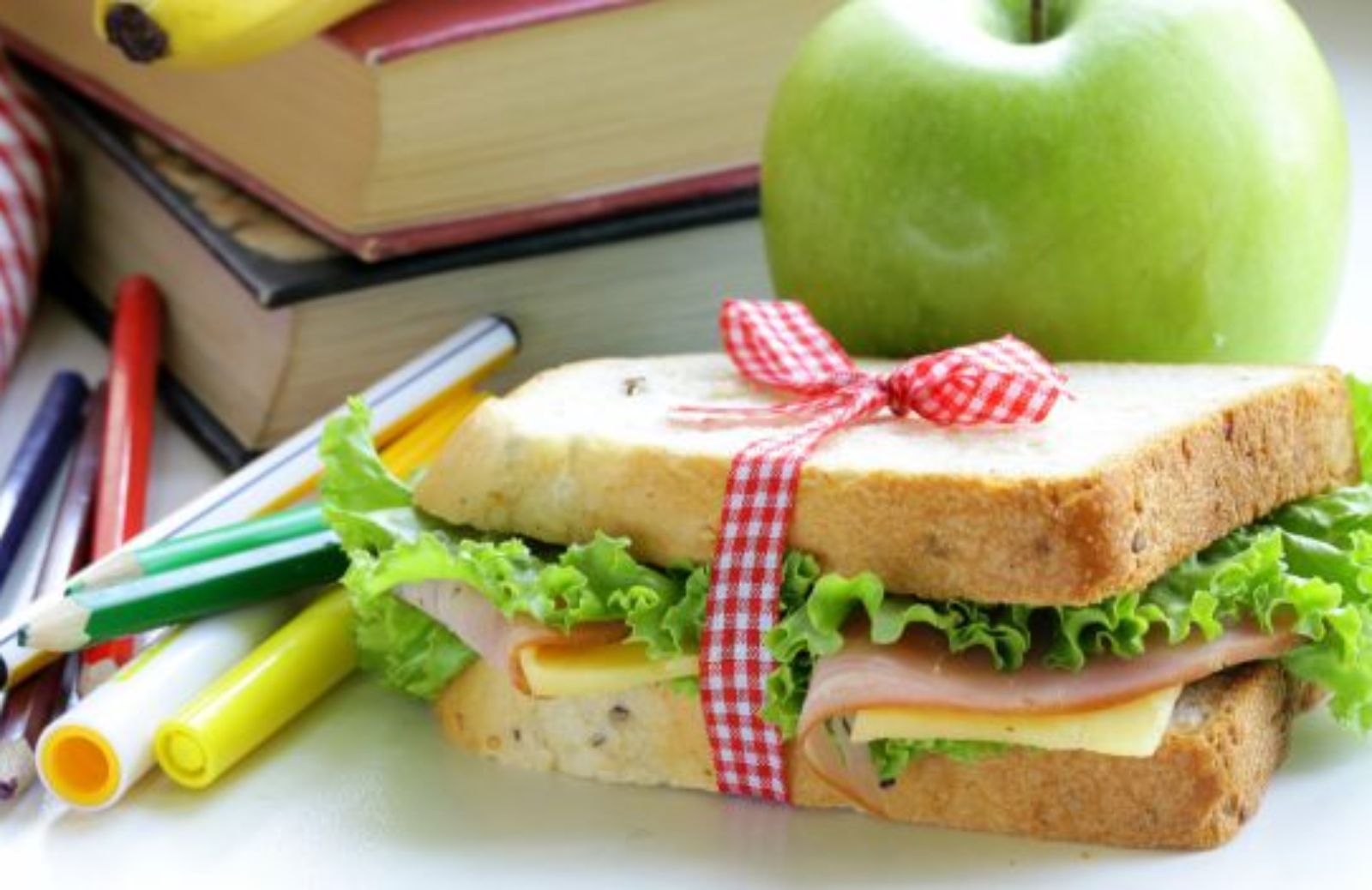 Come scegliere una merenda naturale per i bambini che vanno a scuola