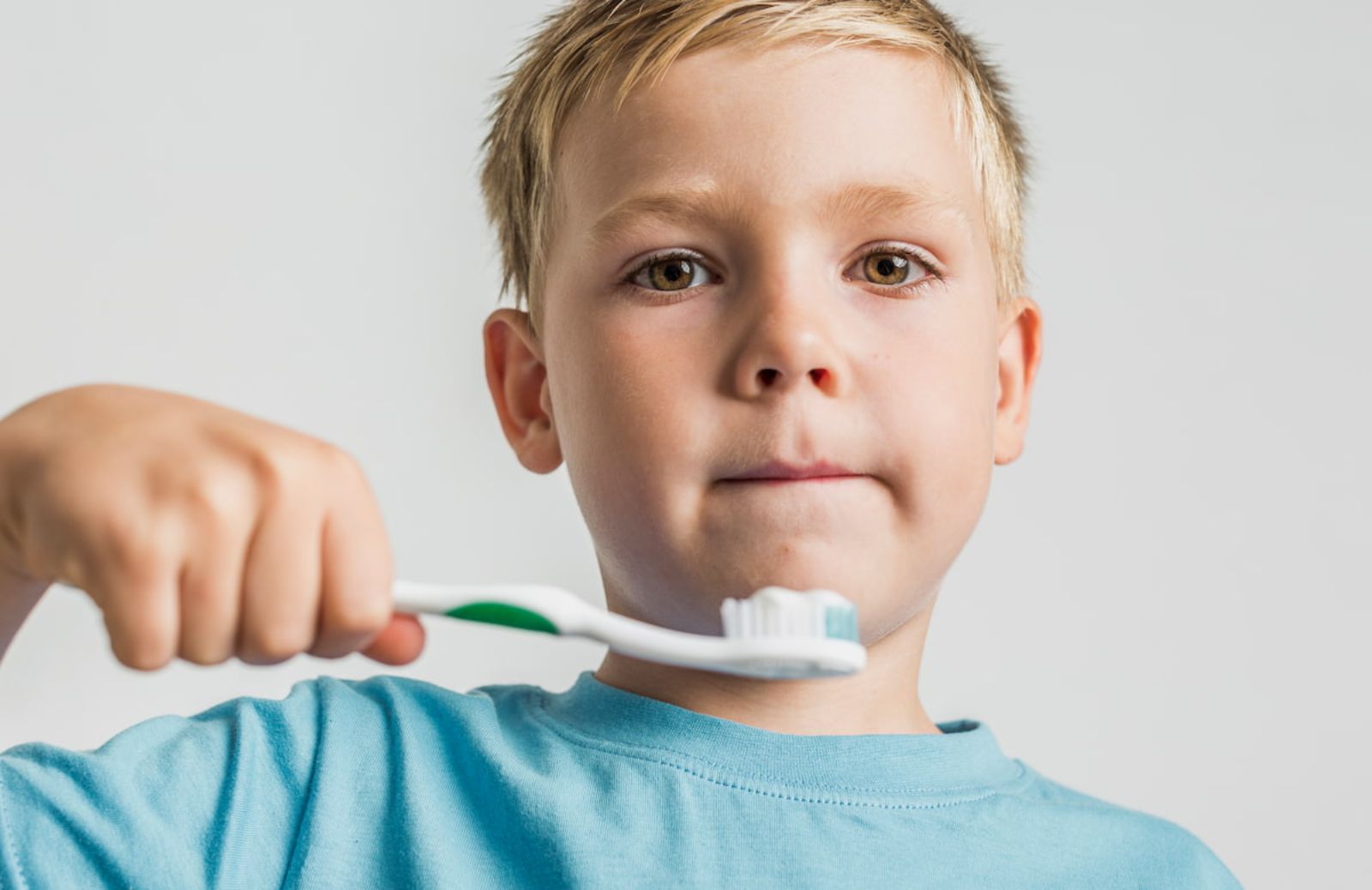 Come scegliere lo spazzolino da denti per i bambini