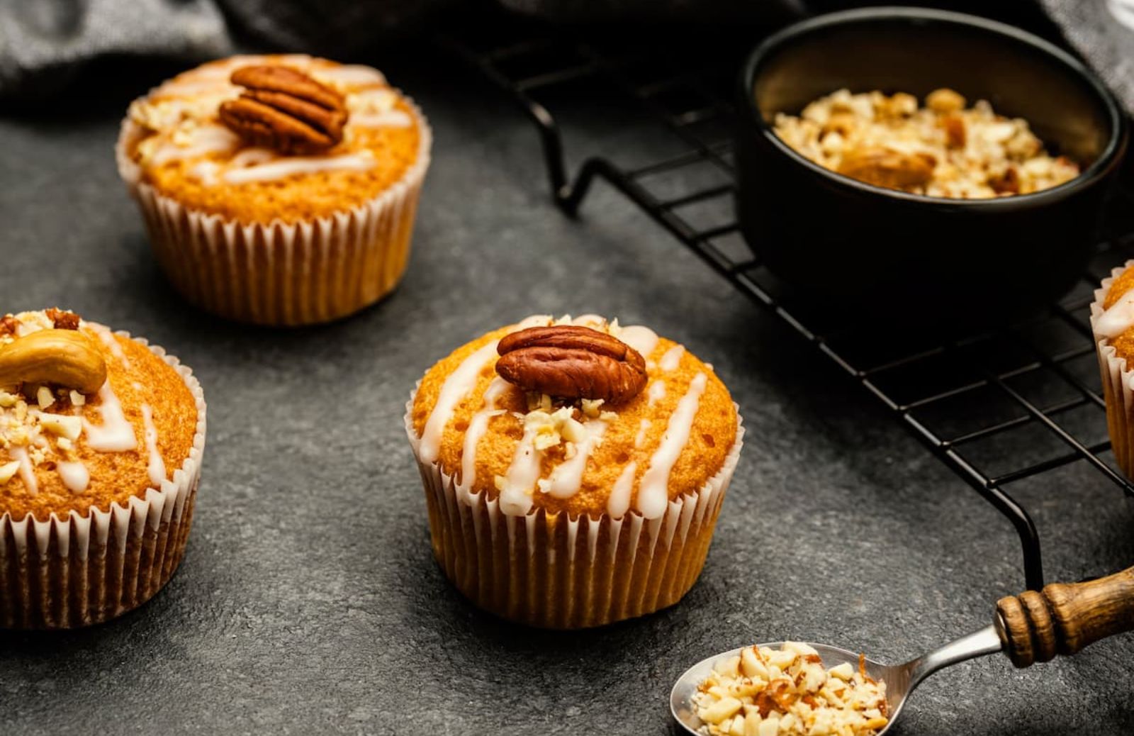 Come fare i muffin con stracchino e noci per i bambini