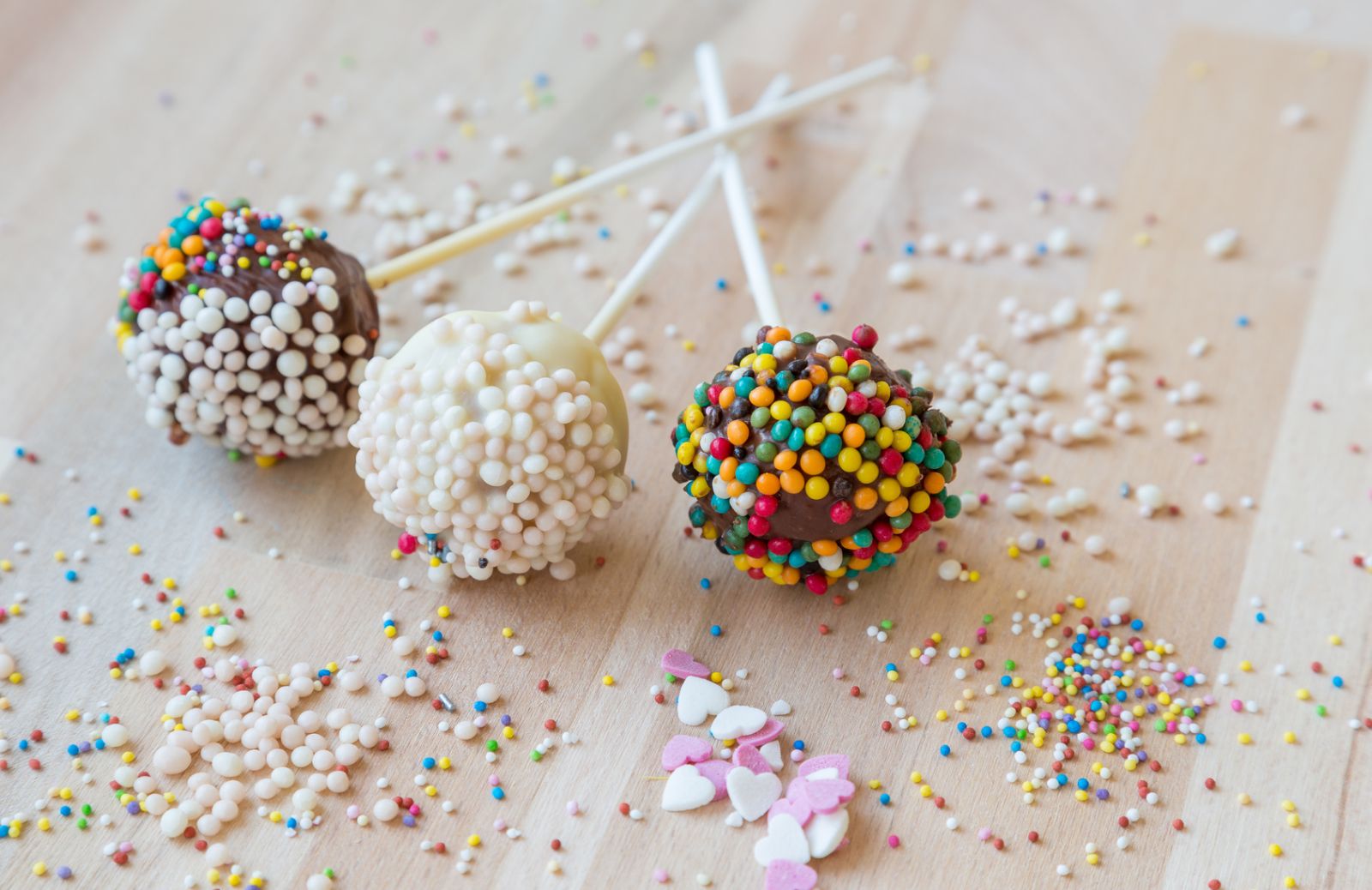 Come preparare i cake pops di Carnevale con i bambini