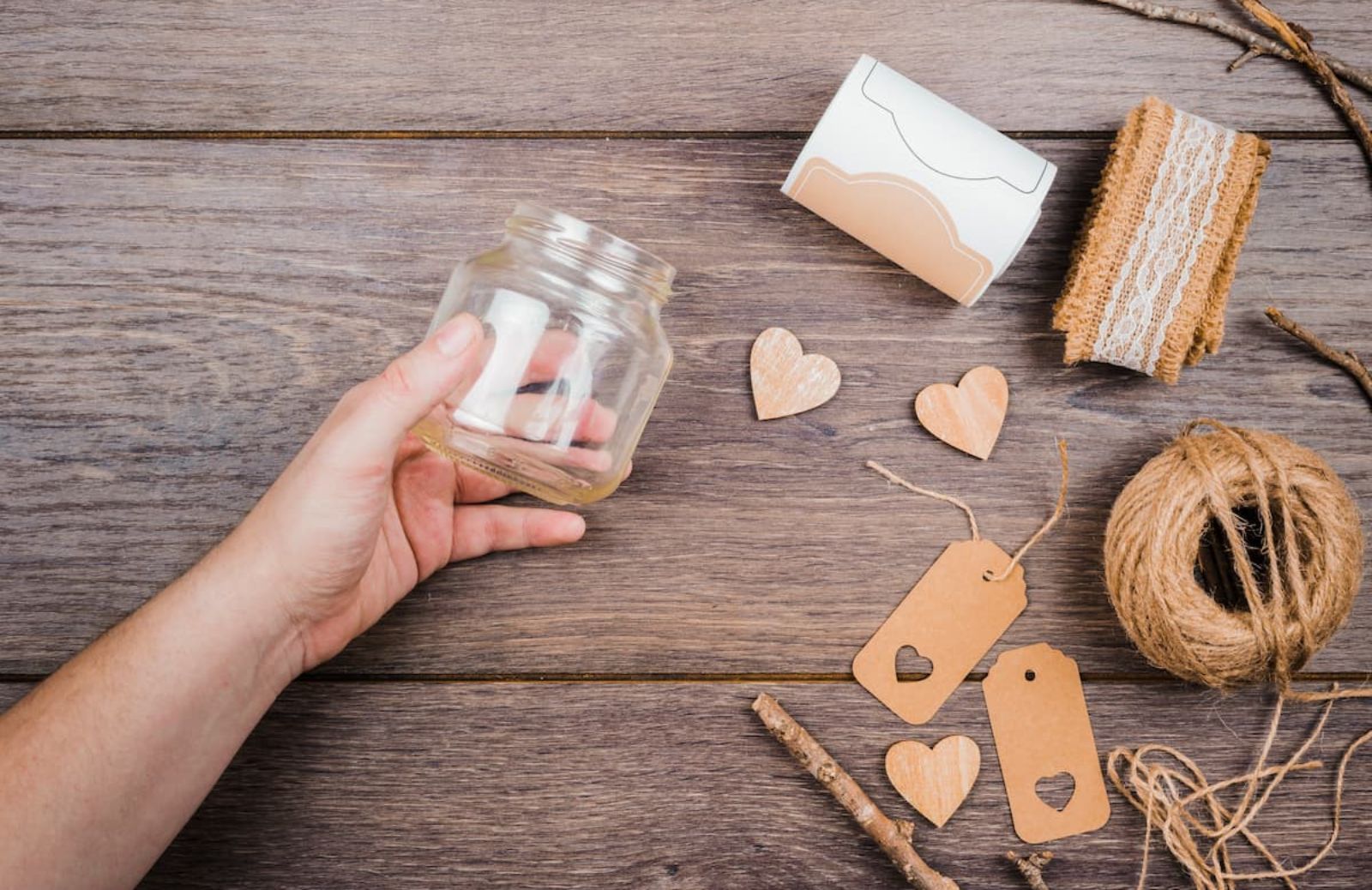Salvadanaio fai da te: 3 idee con materiali di recupero