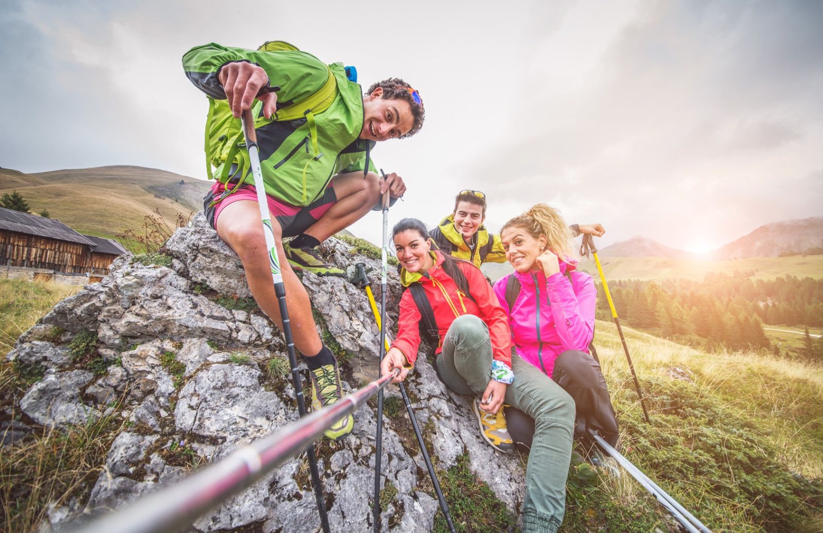 Come vestirsi per andare in montagna d’estate