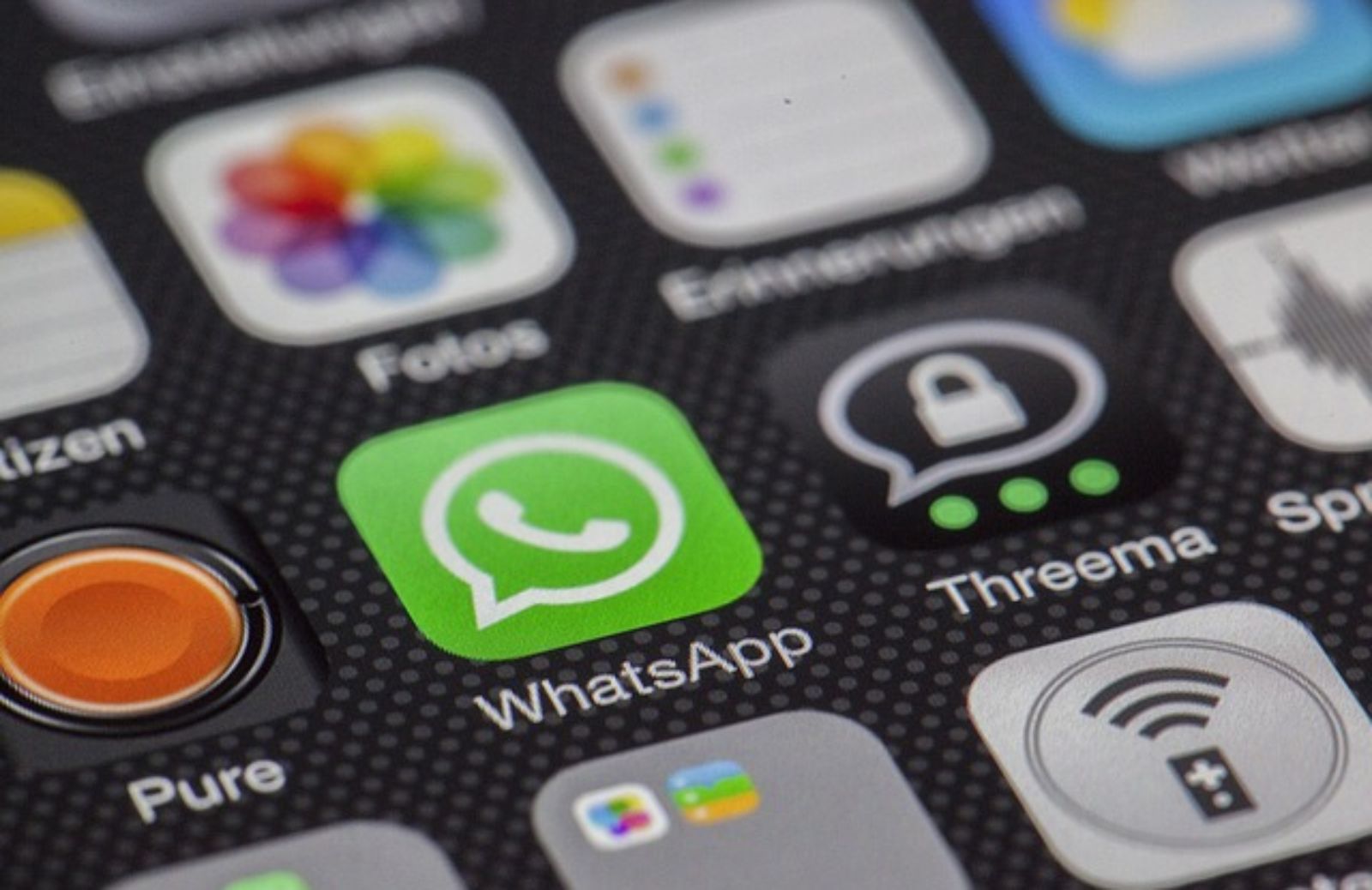 Come evitare le spunte blu di WhatsApp