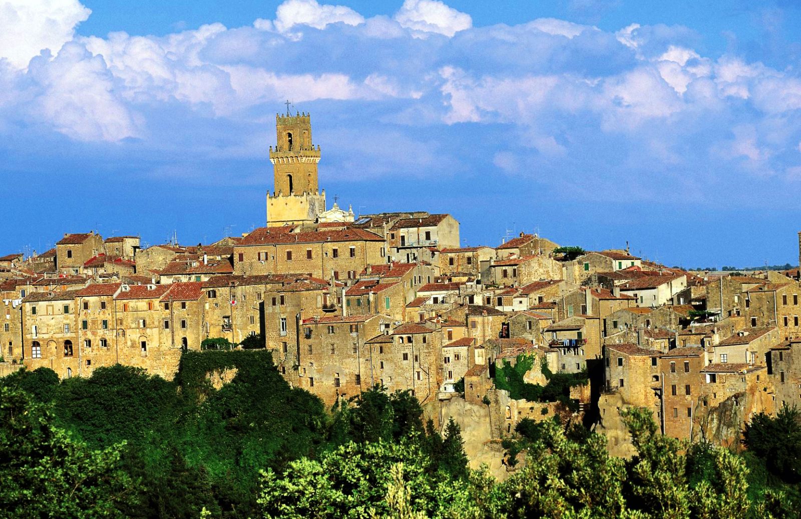 Dove il tempo si è fermato: Pitigliano, il paese di tufo