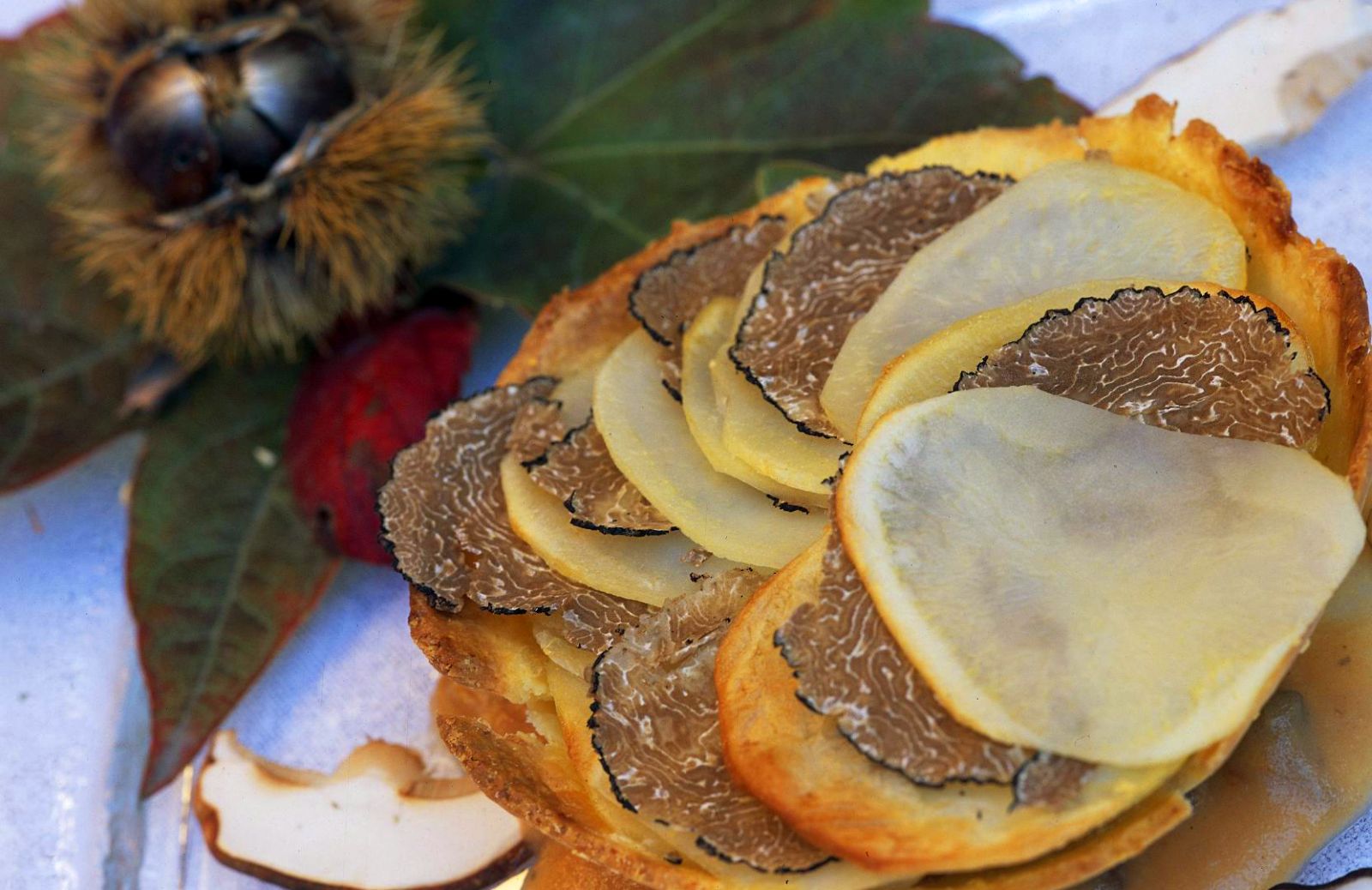 Il prezioso tartufo bianco invade le strade di Alba