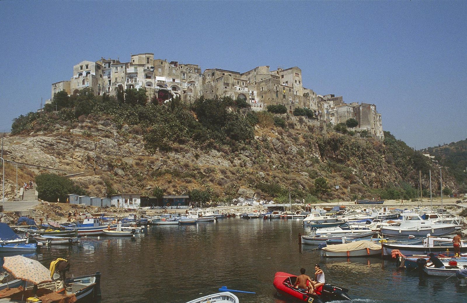 Sperlonga, borgo tra terra e mare